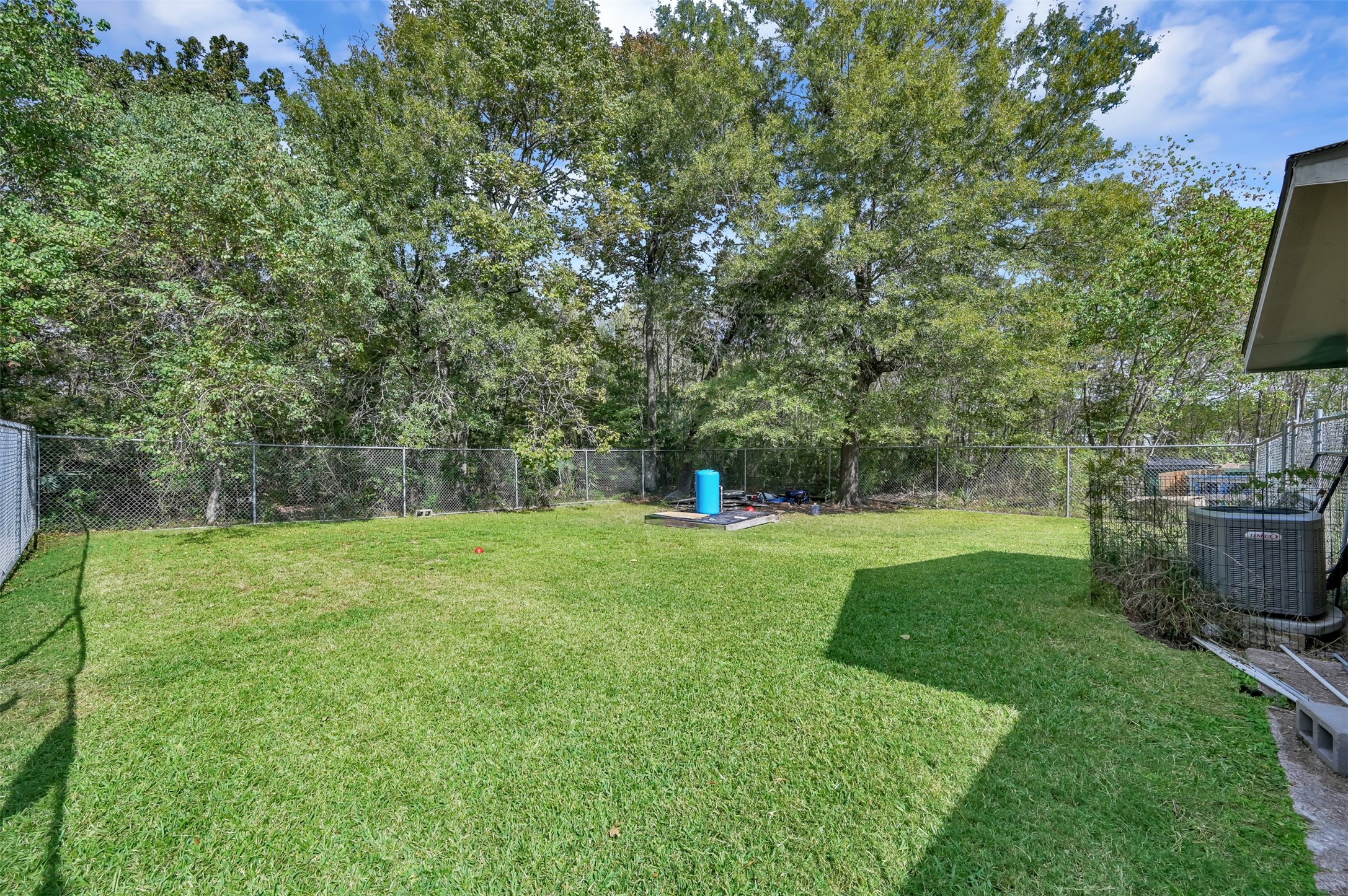 619 Lakeville Drive Property Photo 16