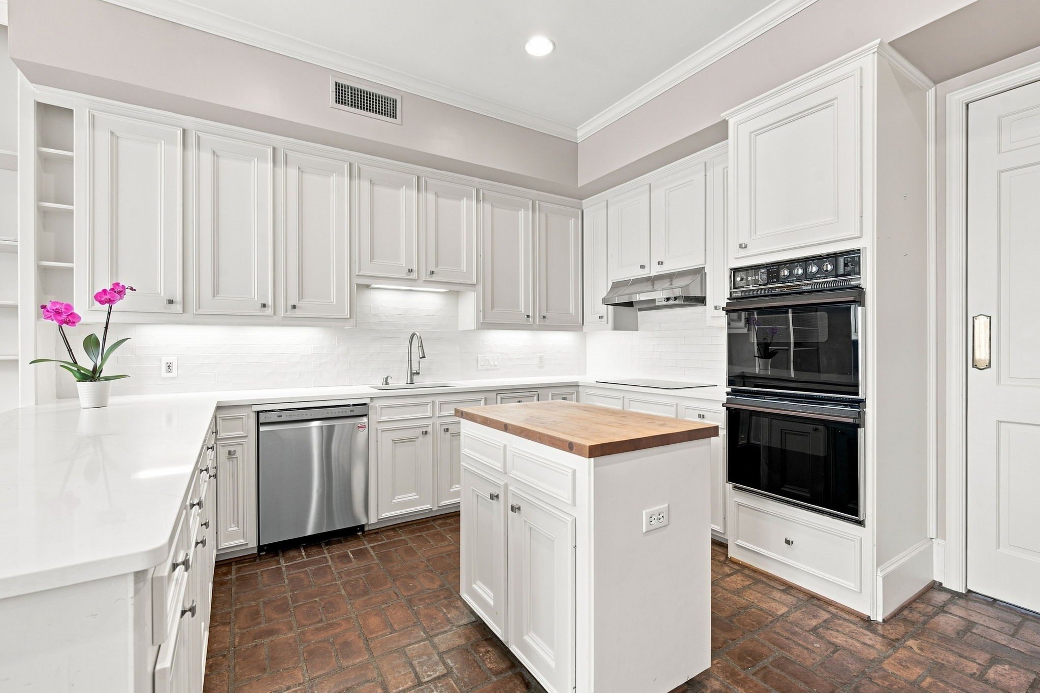 1422 Nantucket Drive A Property Photo 9