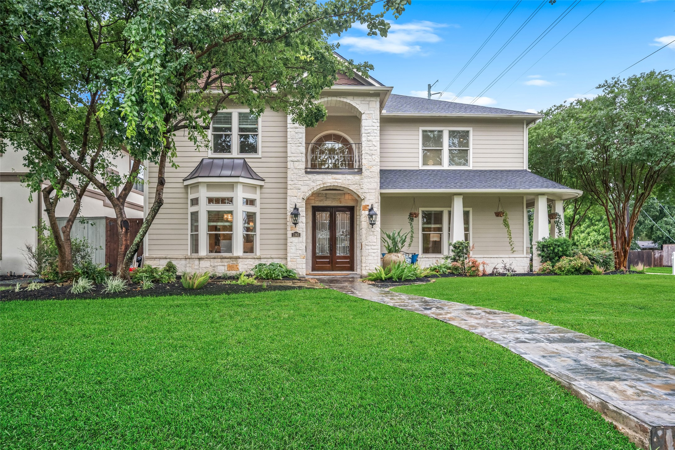 1363 Chippendale Road Property Photo 1