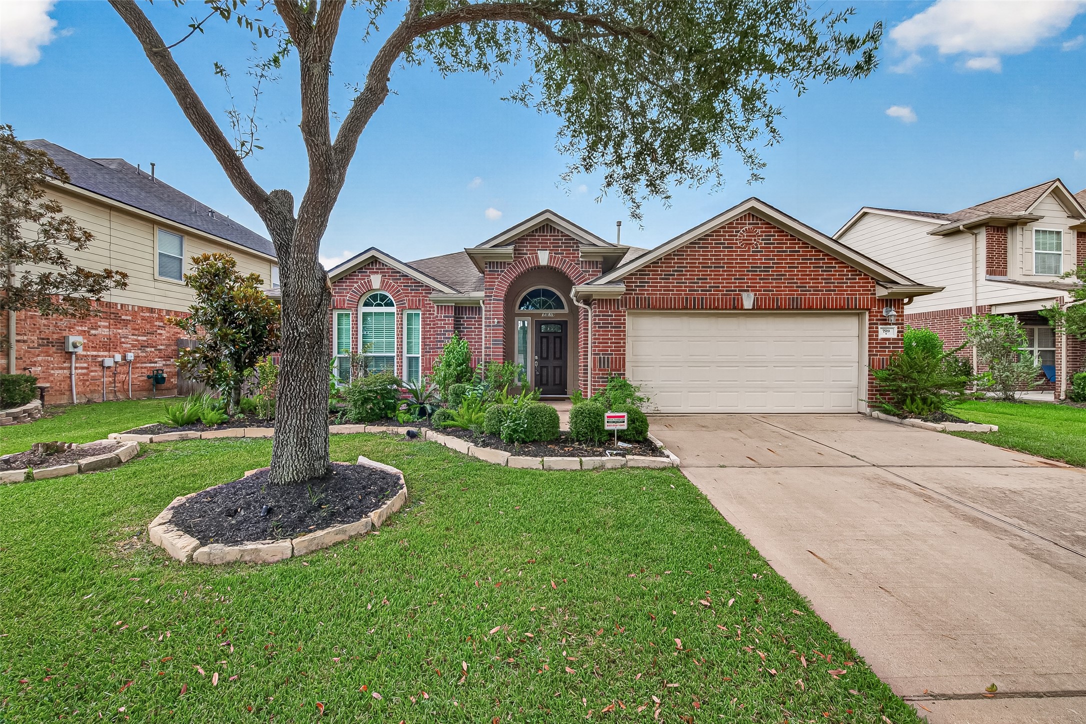 7519 Trail Hollow Property Photo 4