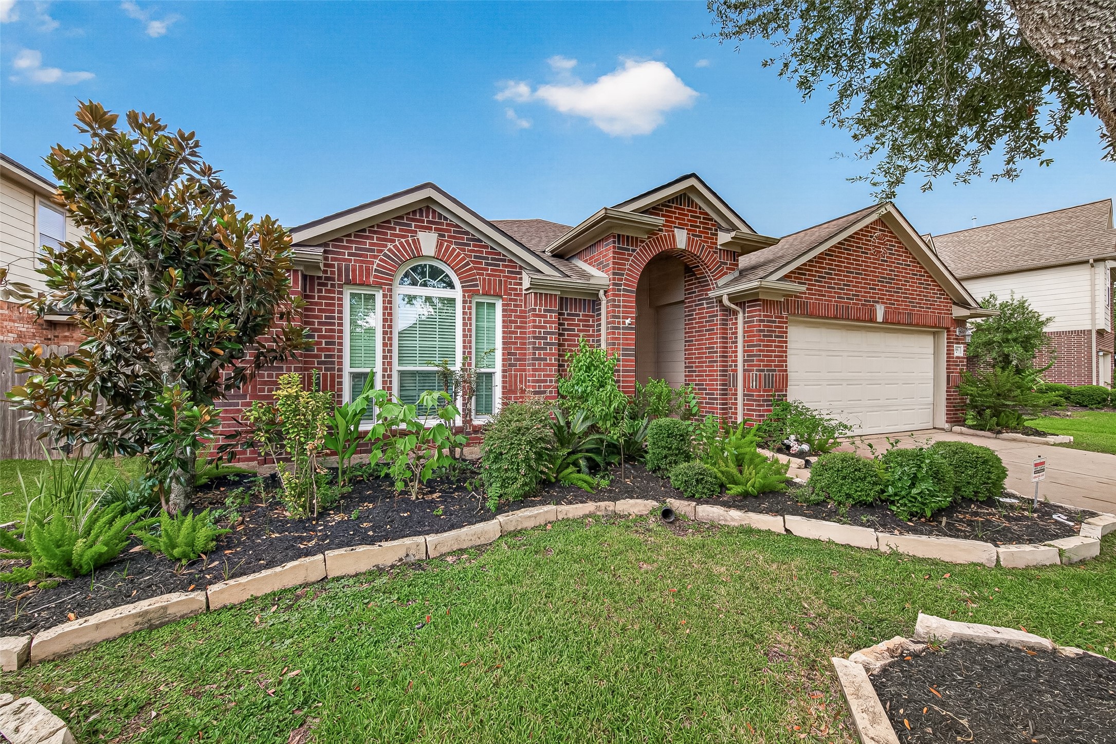 7519 Trail Hollow Property Photo 6