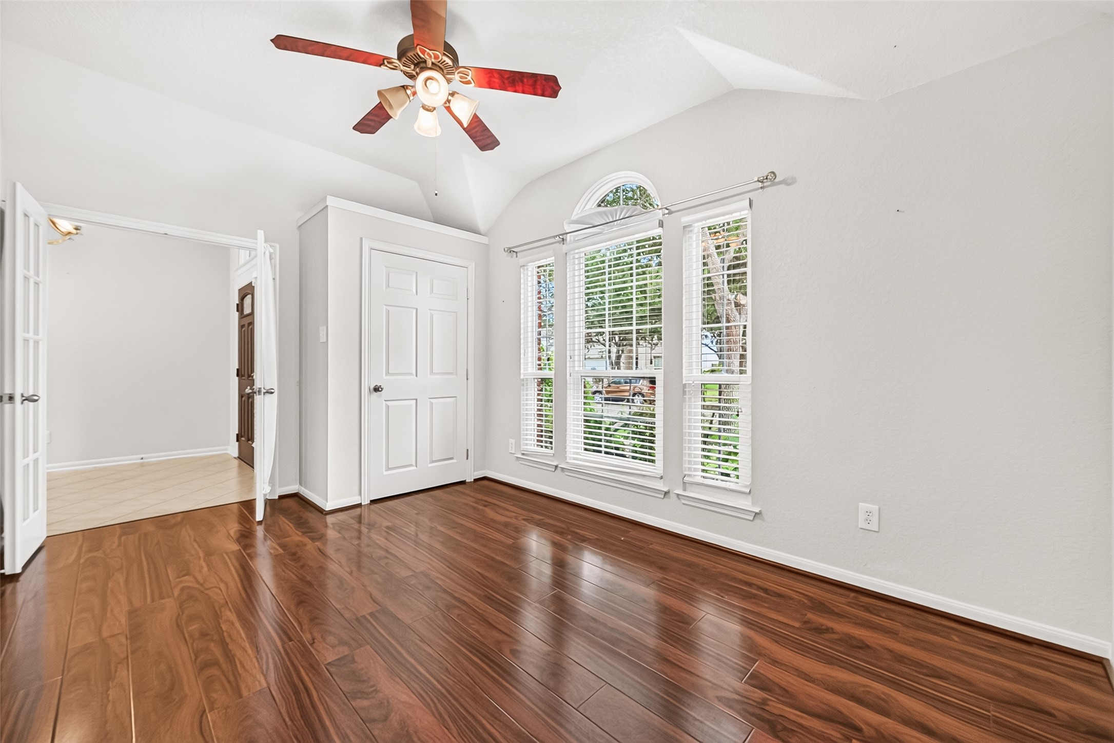 7519 Trail Hollow Property Photo 10