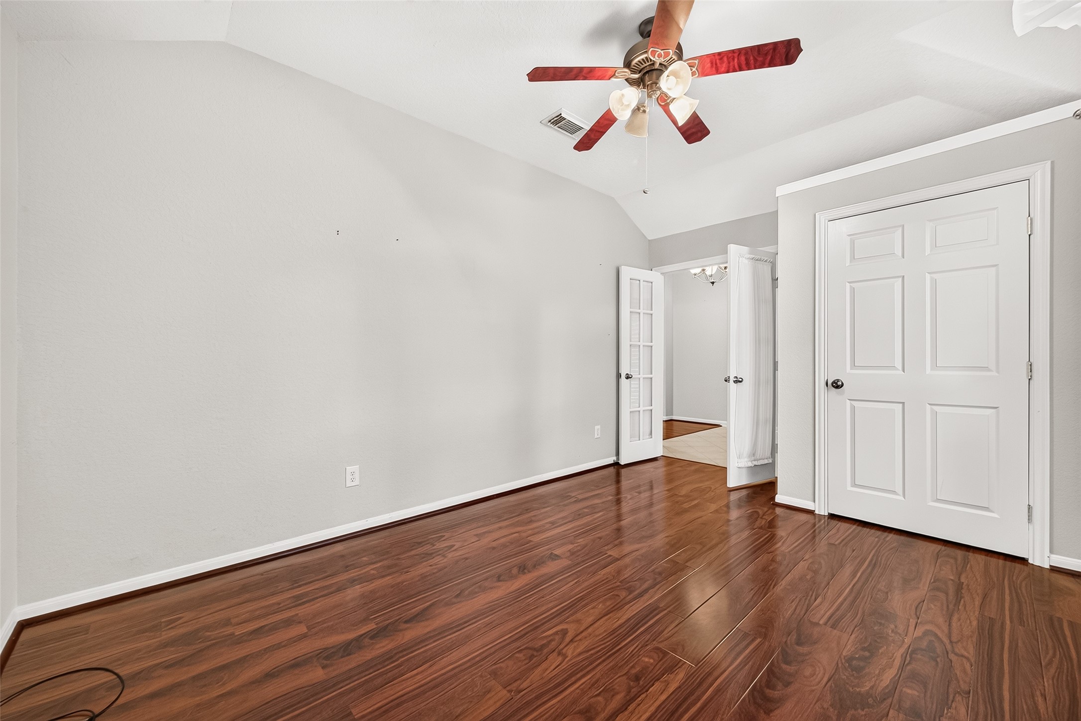 7519 Trail Hollow Property Photo 11