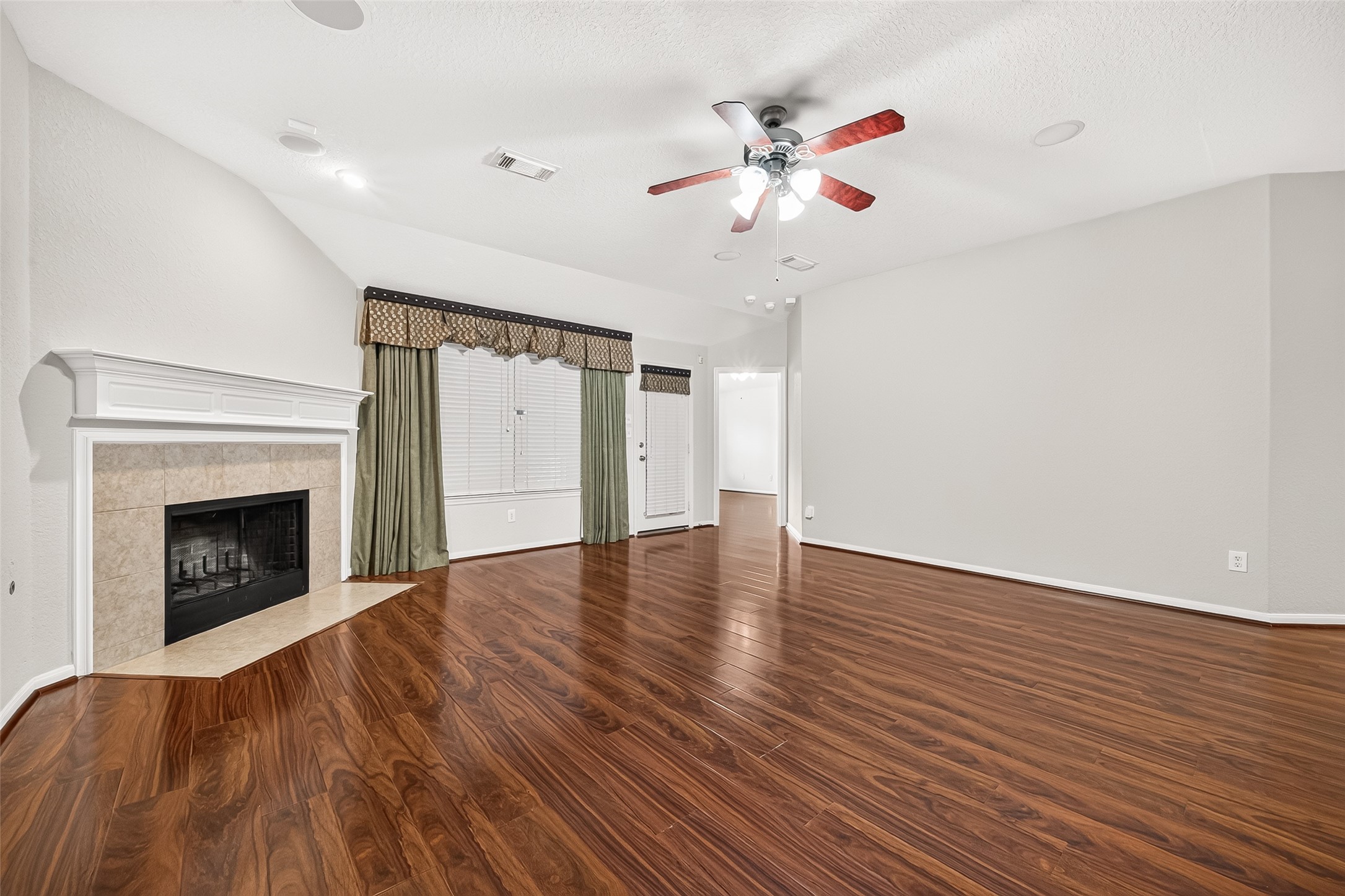 7519 Trail Hollow Property Photo 17