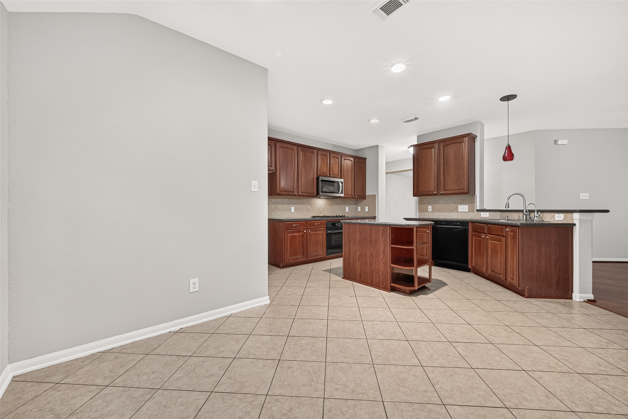 7519 Trail Hollow Property Photo 26