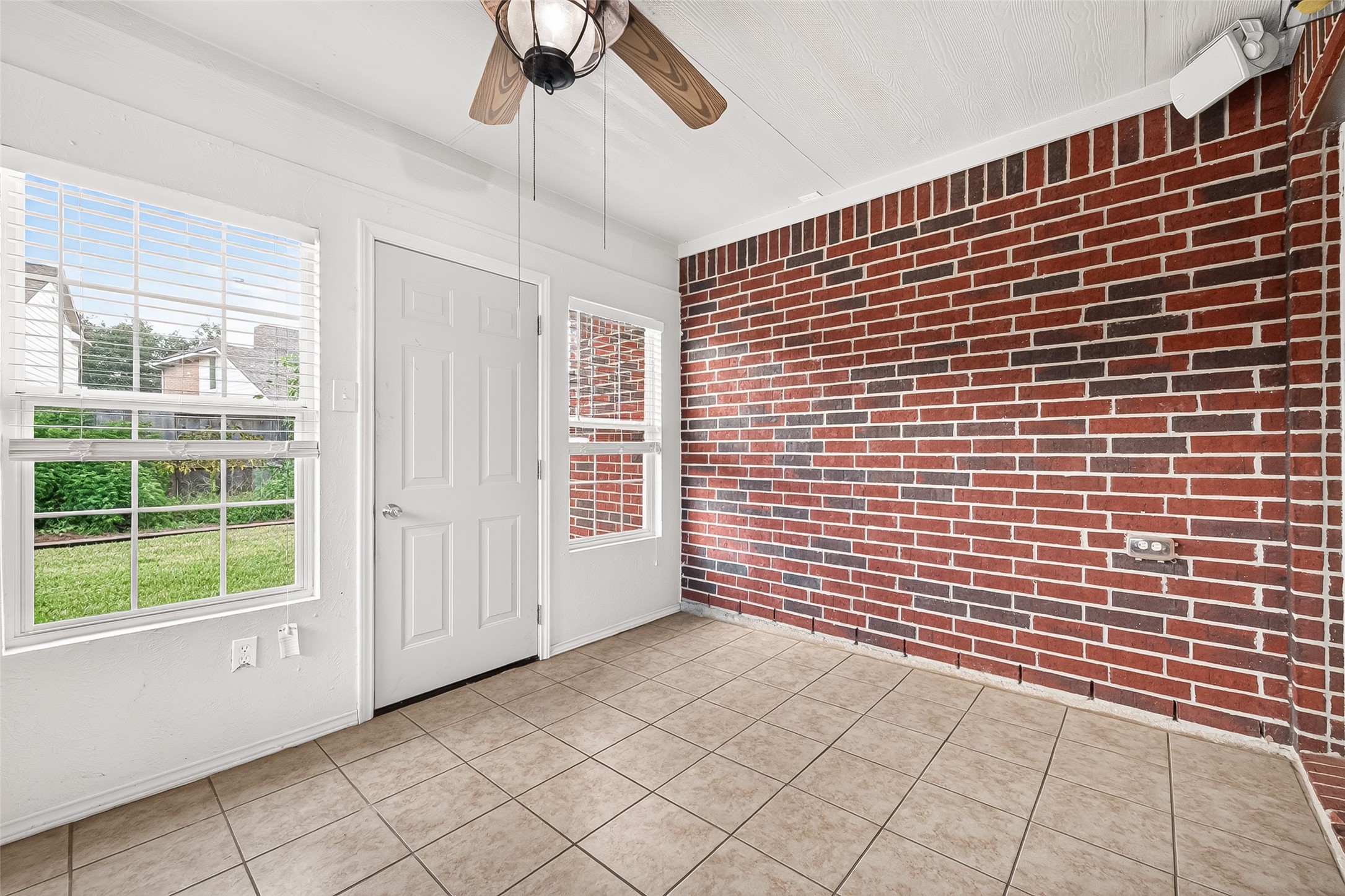 7519 Trail Hollow Property Photo 46