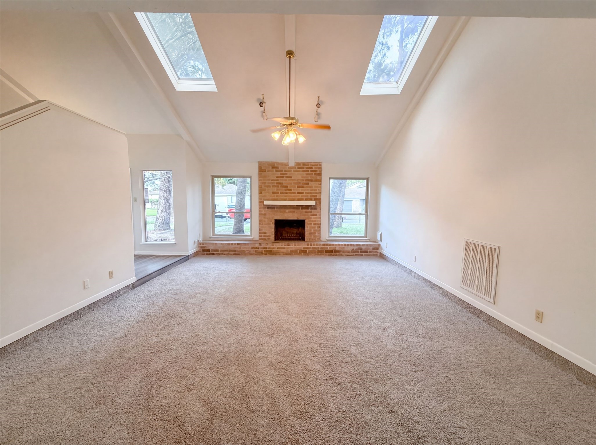 18107 Fireside Drive Property Photo 3