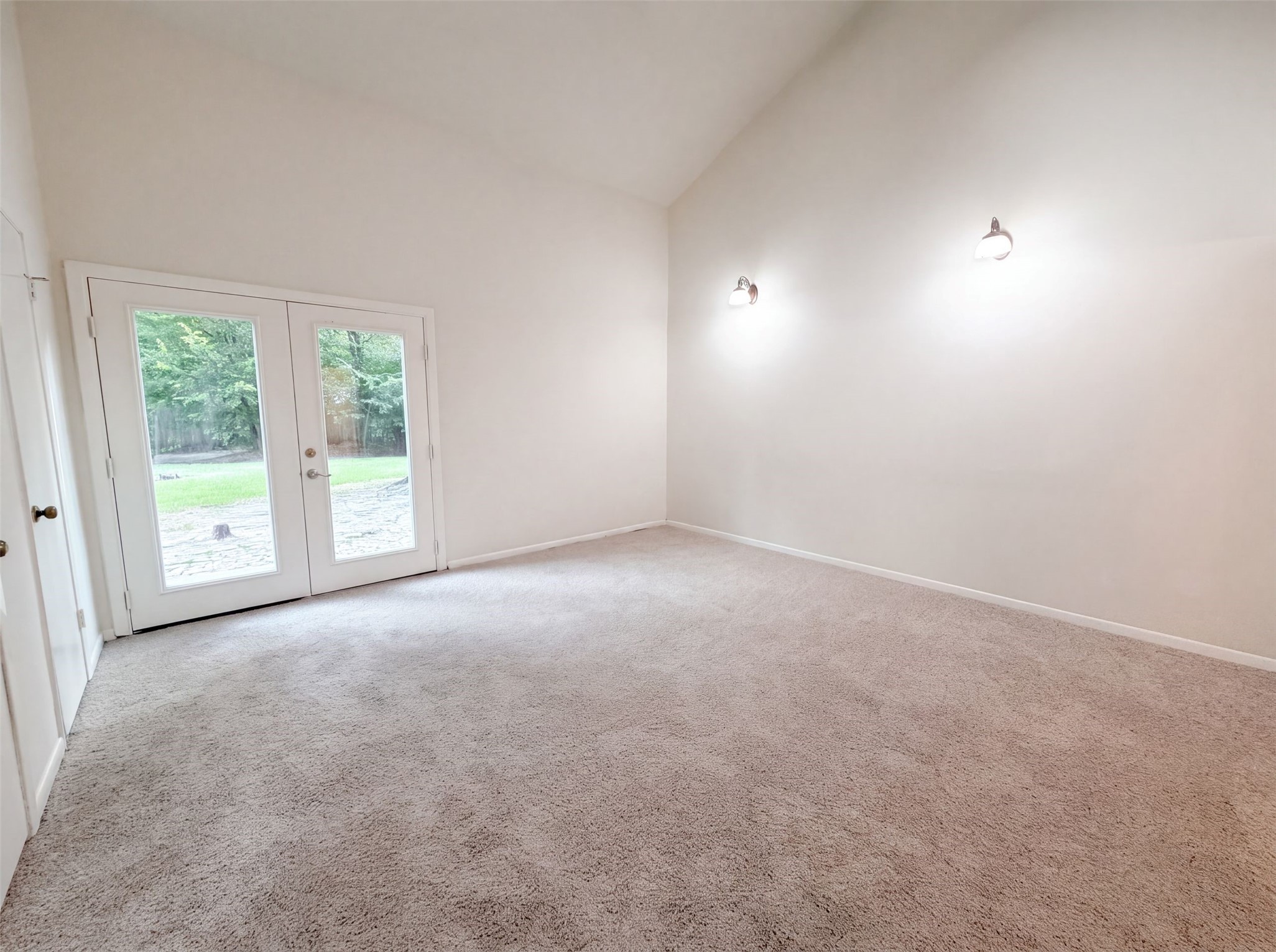 18107 Fireside Drive Property Photo 12