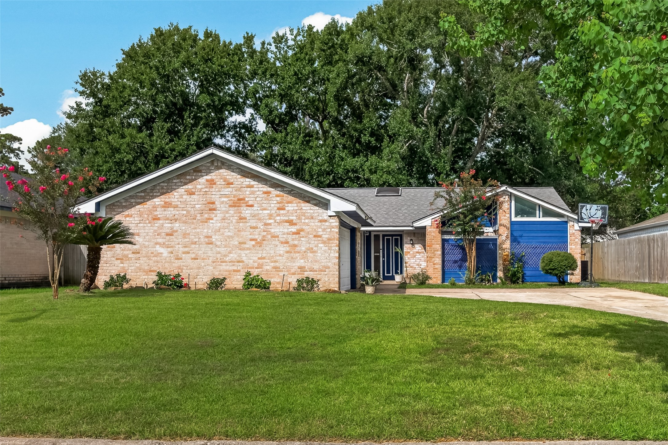 25815 Pepper Ridge Lane Property Photo 1