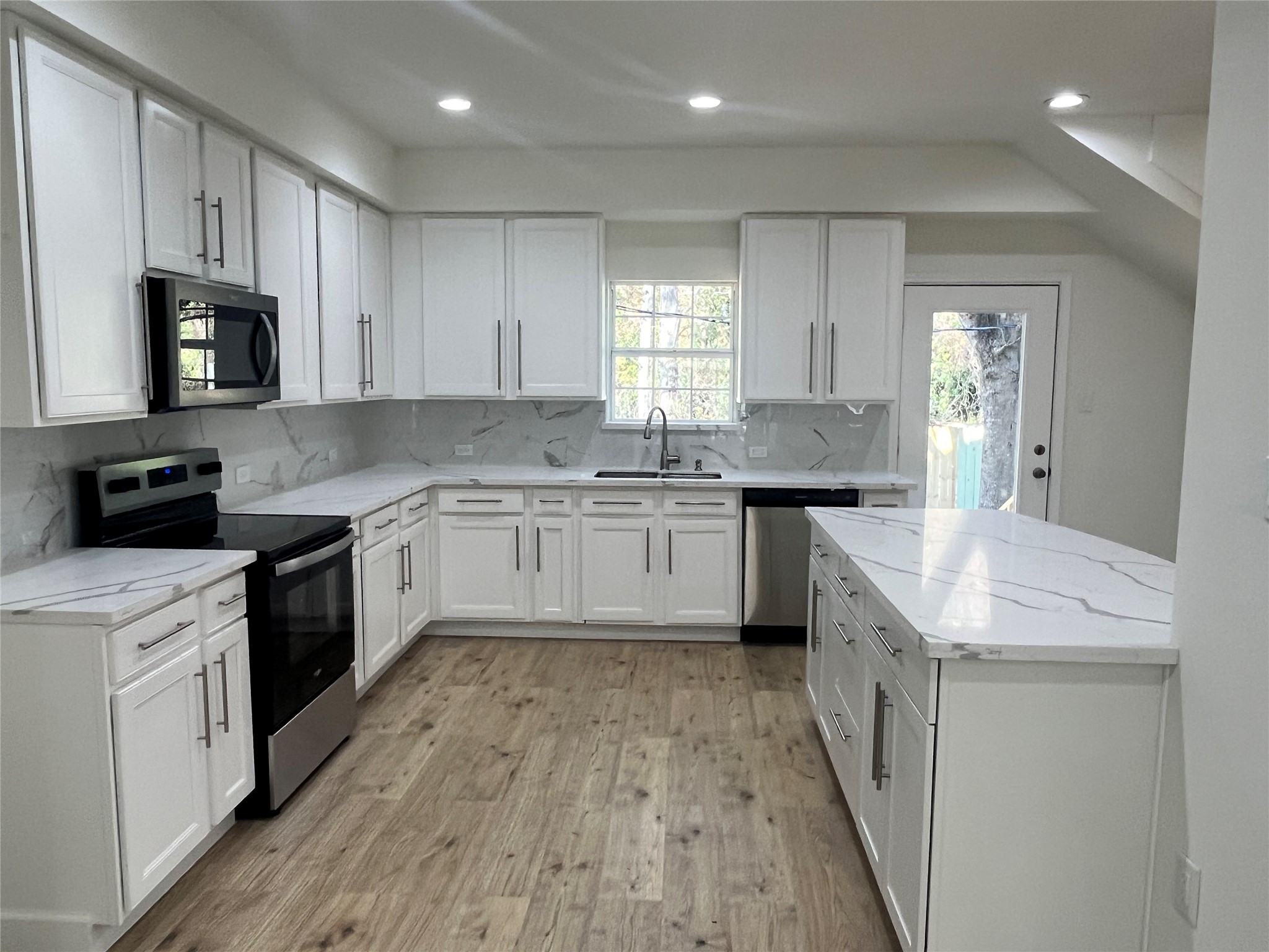 10811 River Oaks Drive Property Photo 21