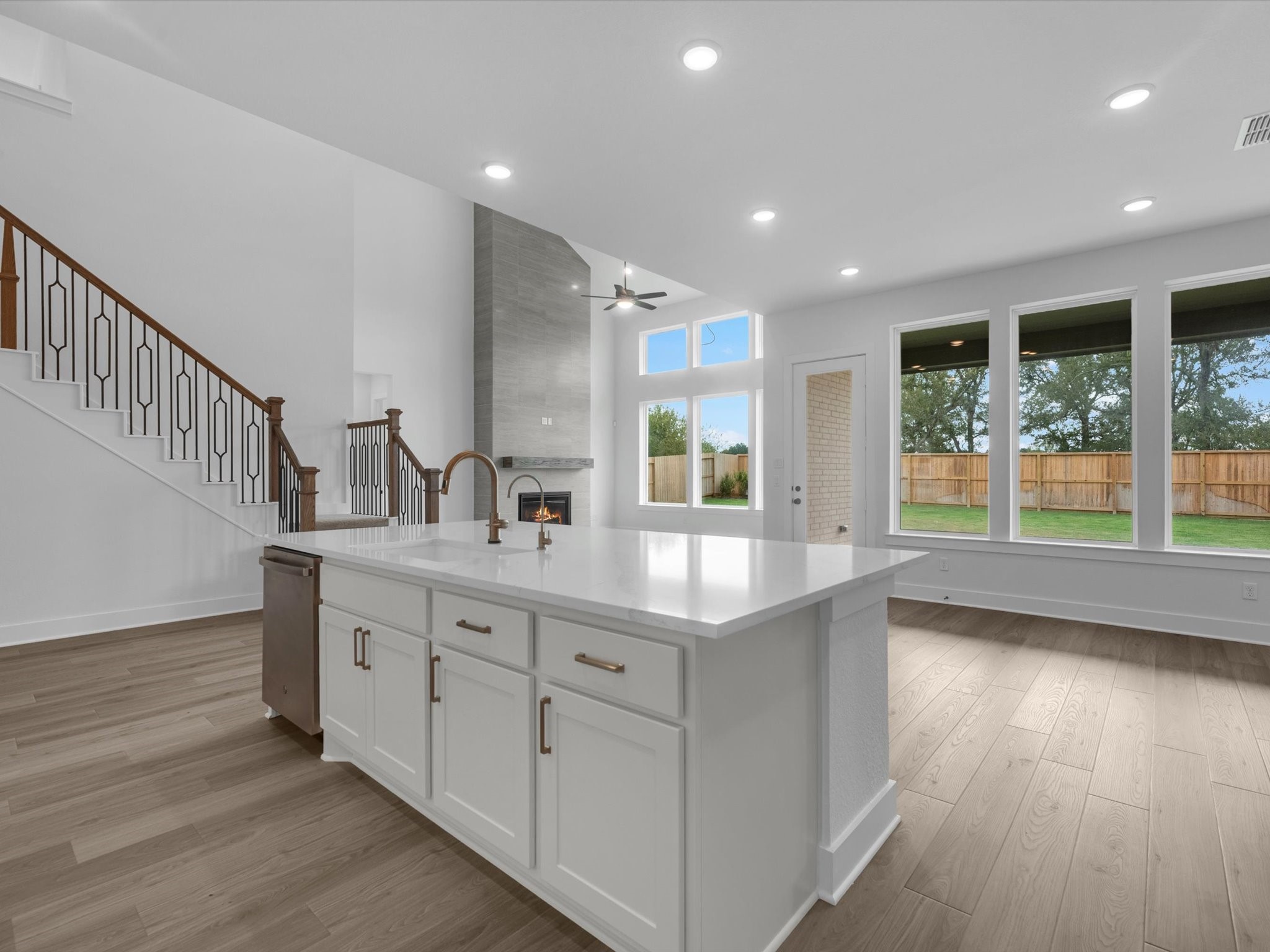 32019 Cascade Ridge Drive Property Photo 8