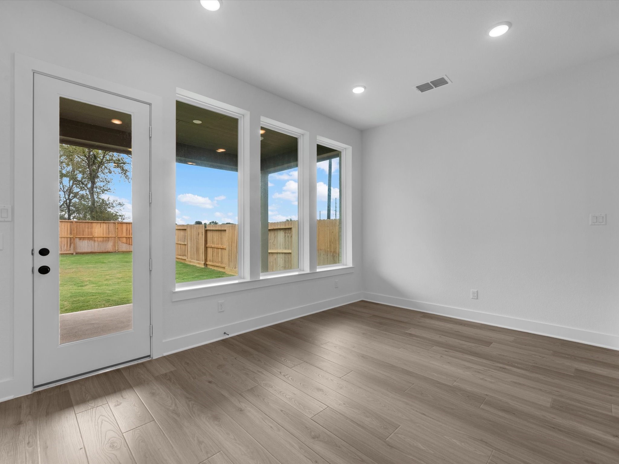 32019 Cascade Ridge Drive Property Photo 9