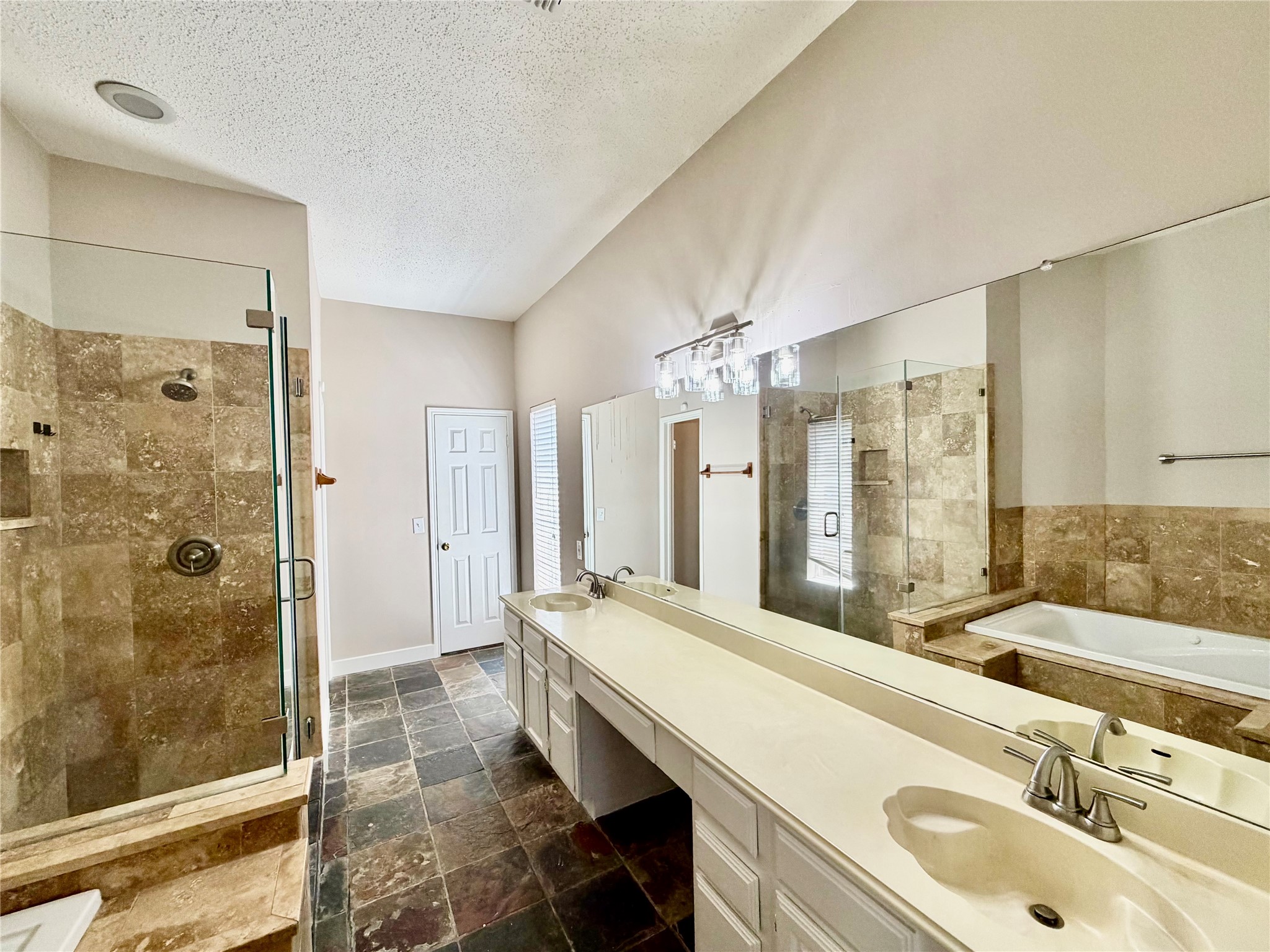 16006 Maple Acres Court Property Photo 11