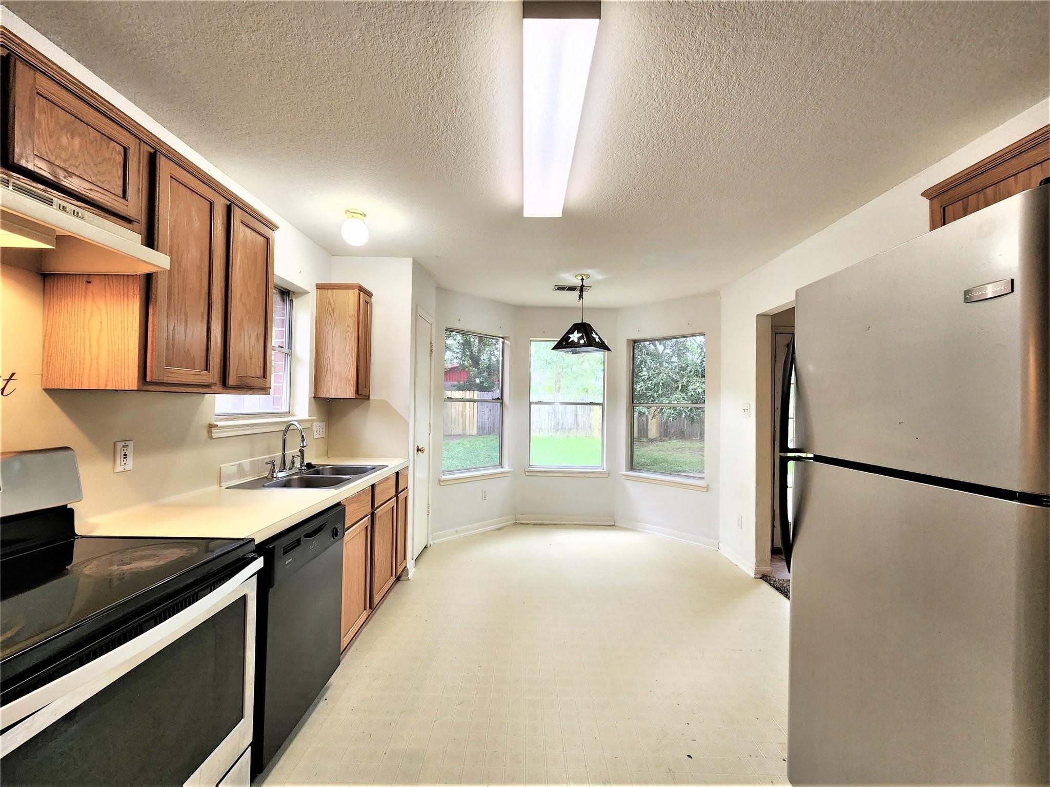 5819 Flower Gate Drive Property Photo 4