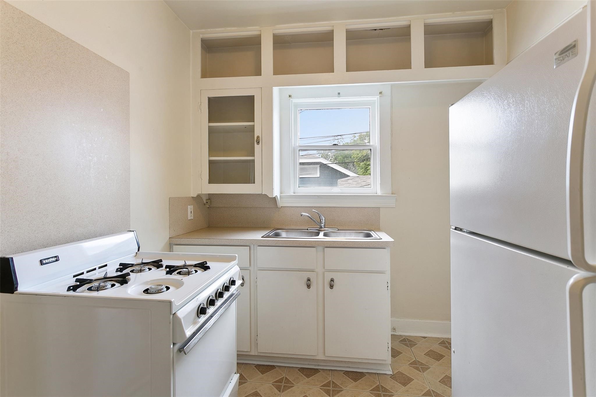 1133 Bayland Avenue Property Photo 6