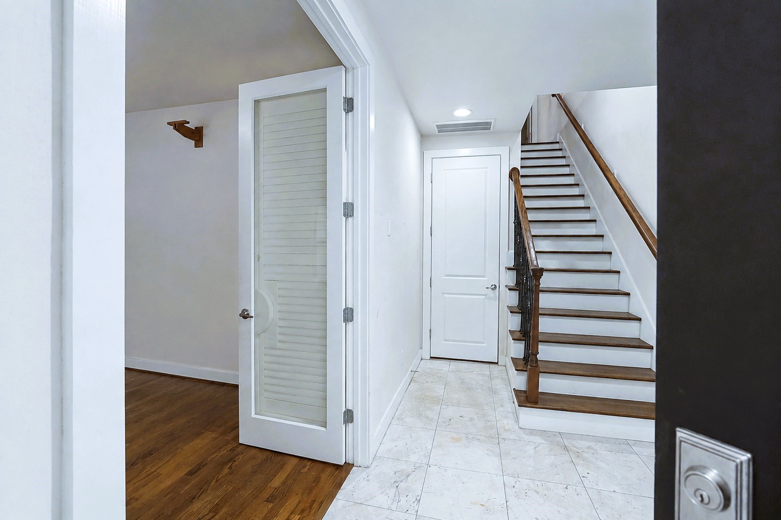 1206 W Dallas Street Property Photo 2