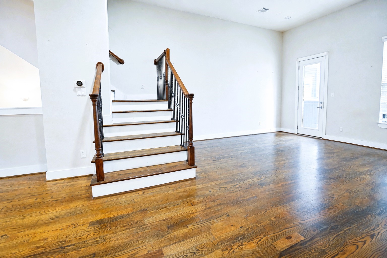 1206 W Dallas Street Property Photo 9