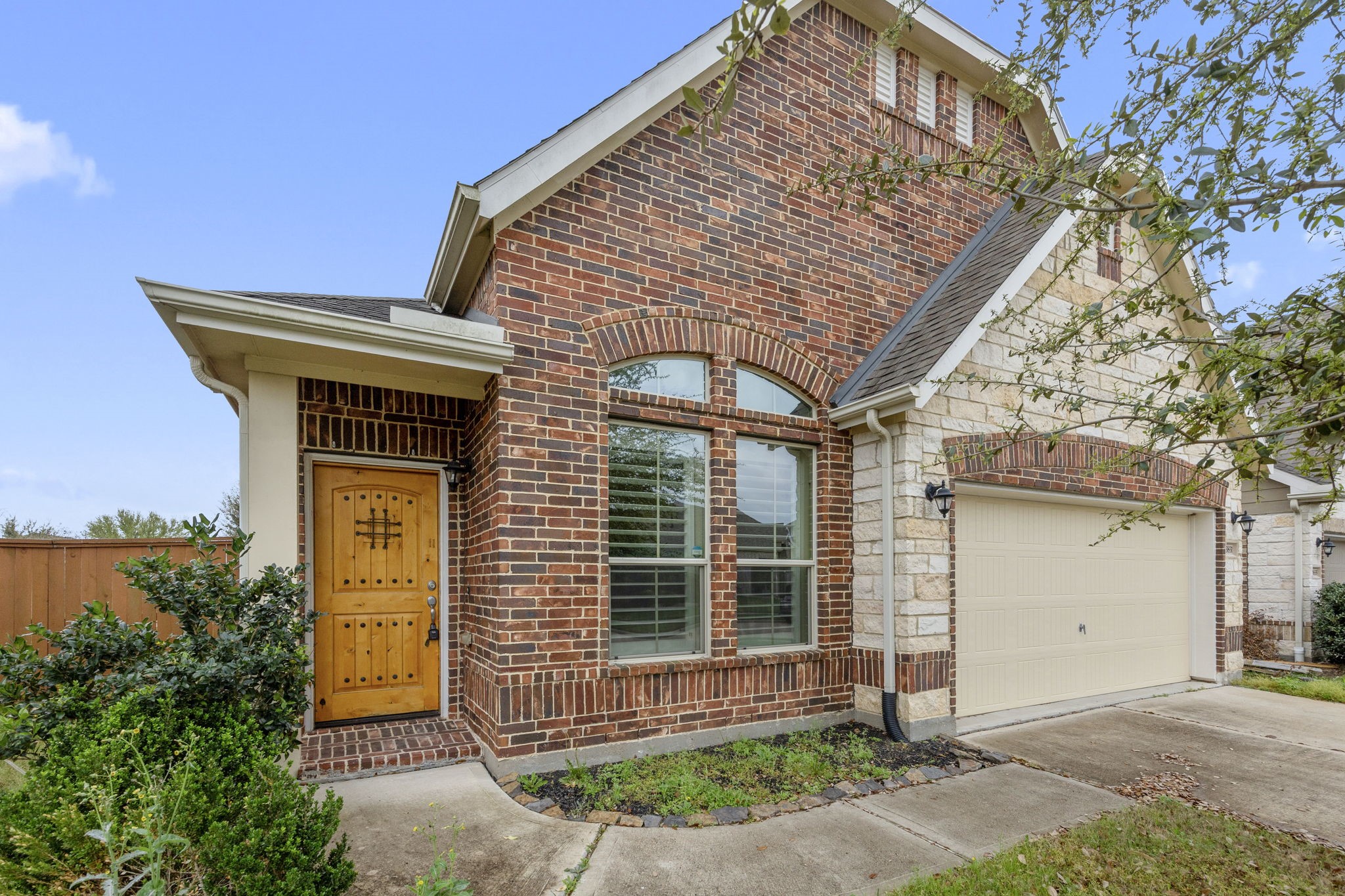 23831 Villa Lisa Drive Property Photo 2