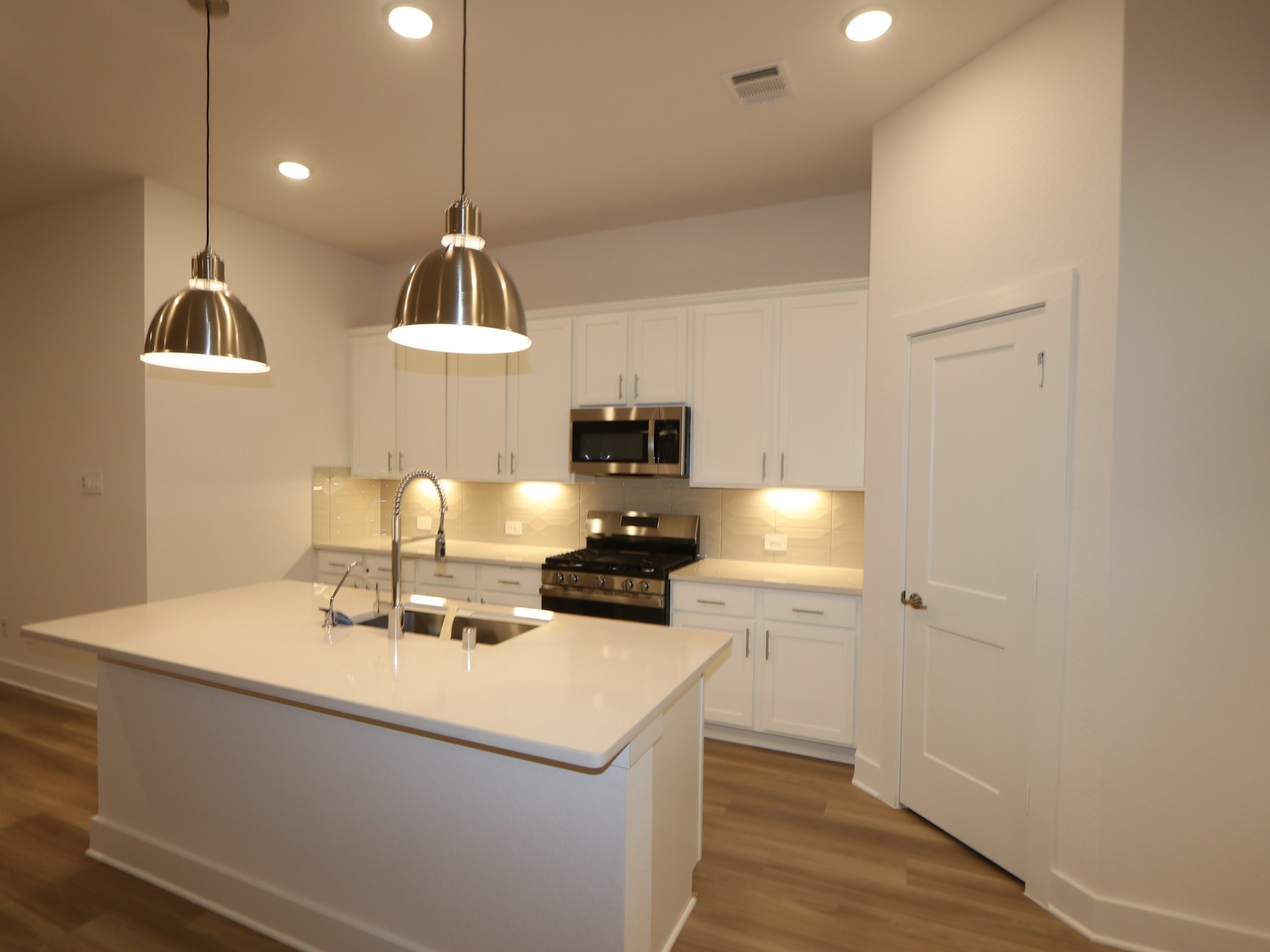 21414 Villa Spruce Lane Property Photo 10