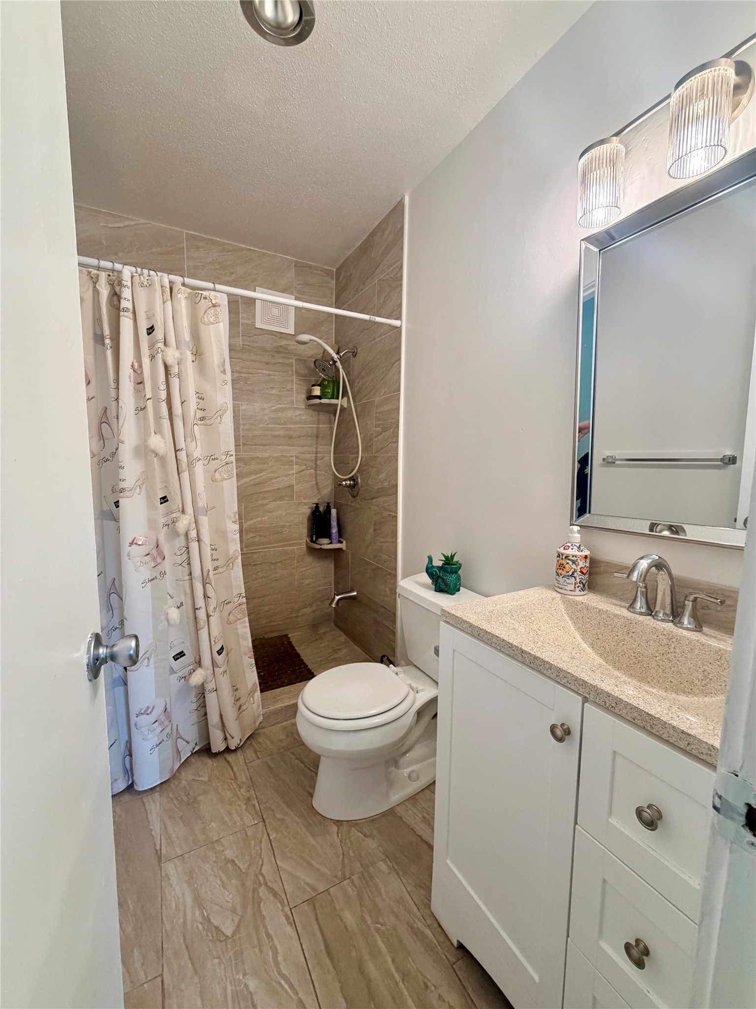 2201 Fountain View Drive 5j Property Photo 9
