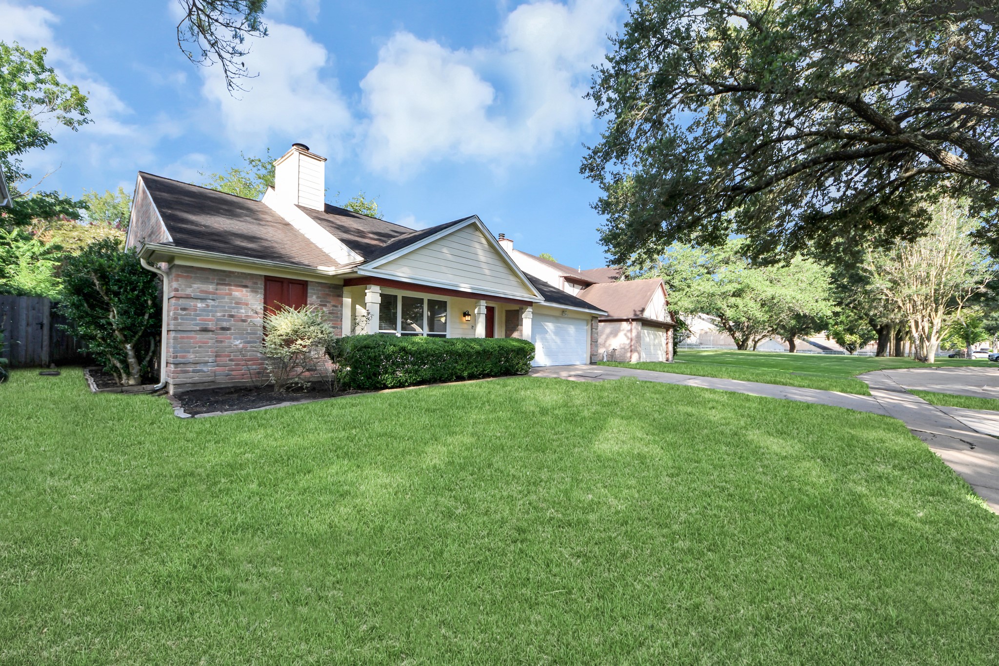 3402 Hidden Creek Drive Property Photo 2