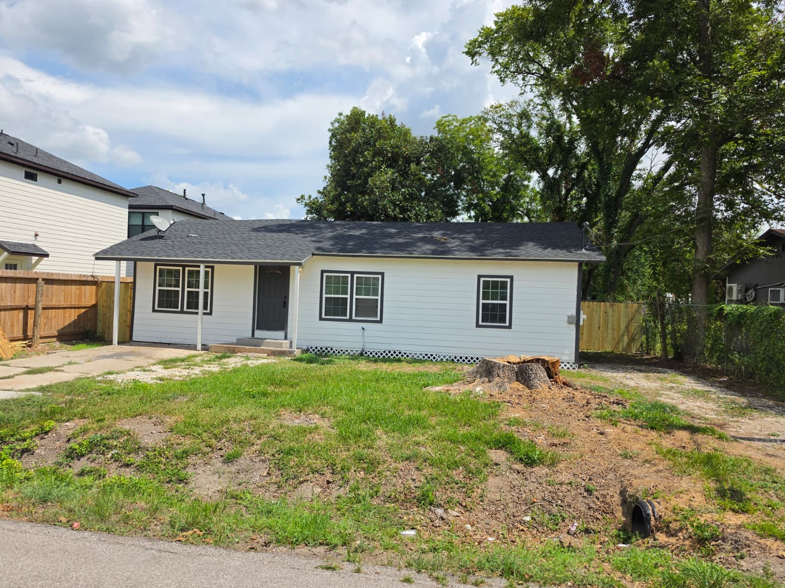 6318 Sayers Street Property Photo 3