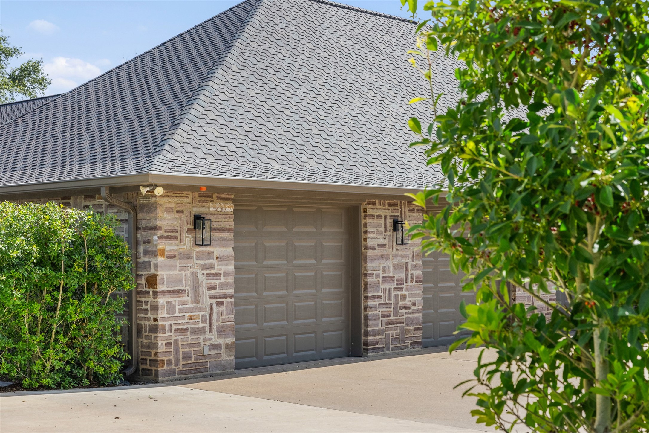 7521 Schoenau Road Property Photo 27