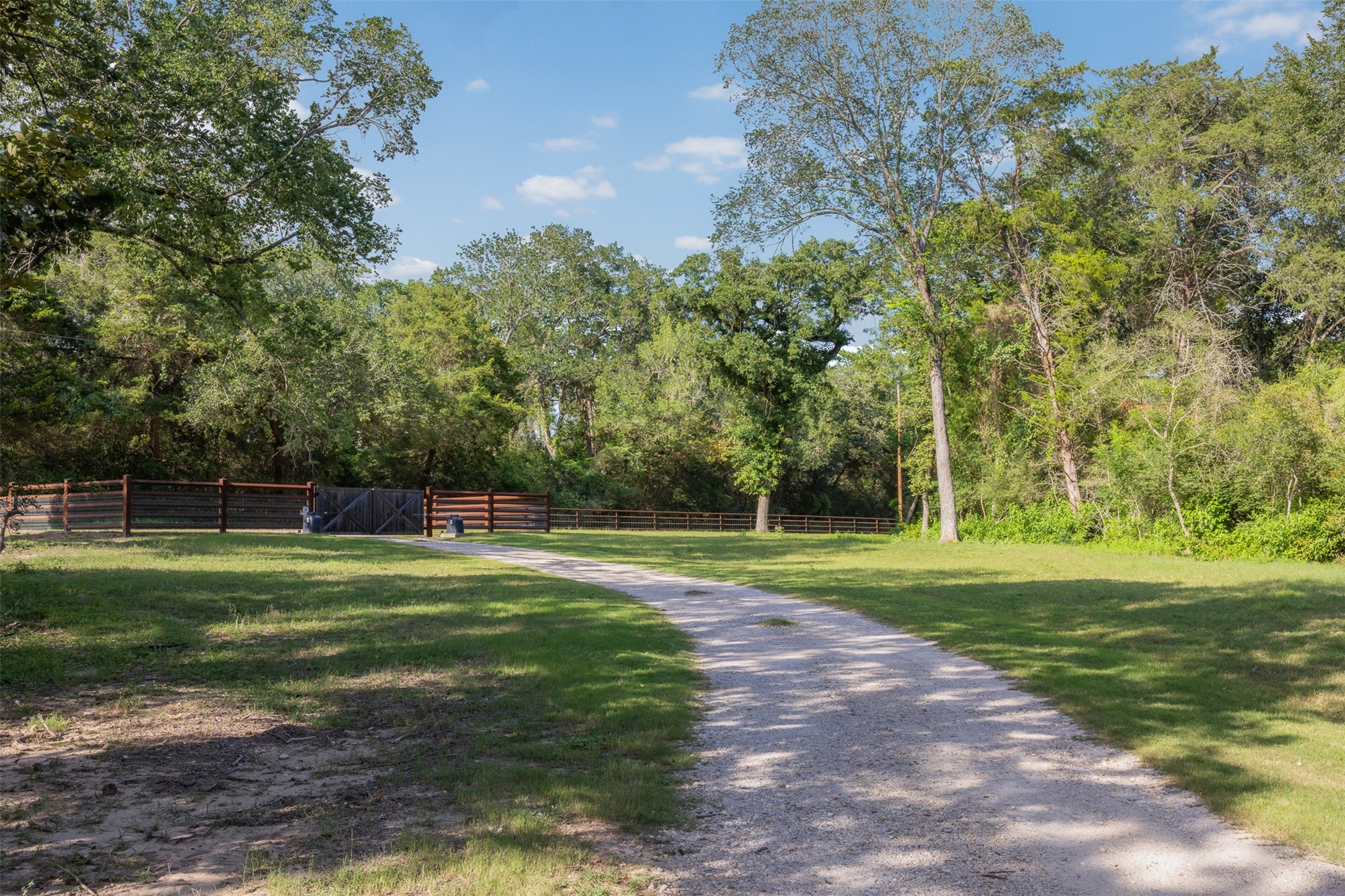 7521 Schoenau Road Property Photo 47