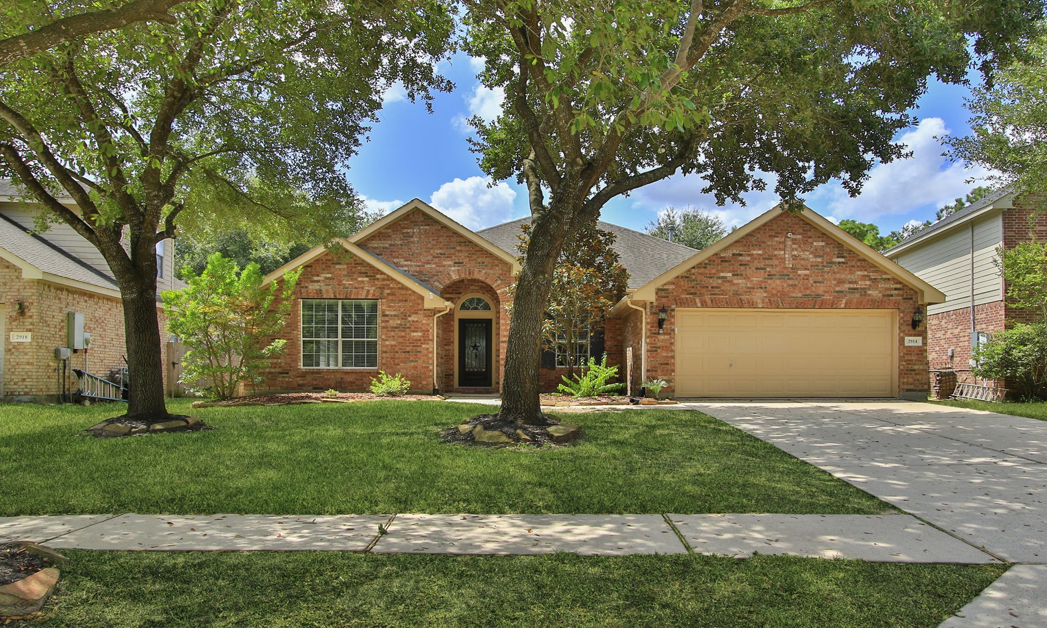 2914 Silverwood Park Lane Property Photo 1