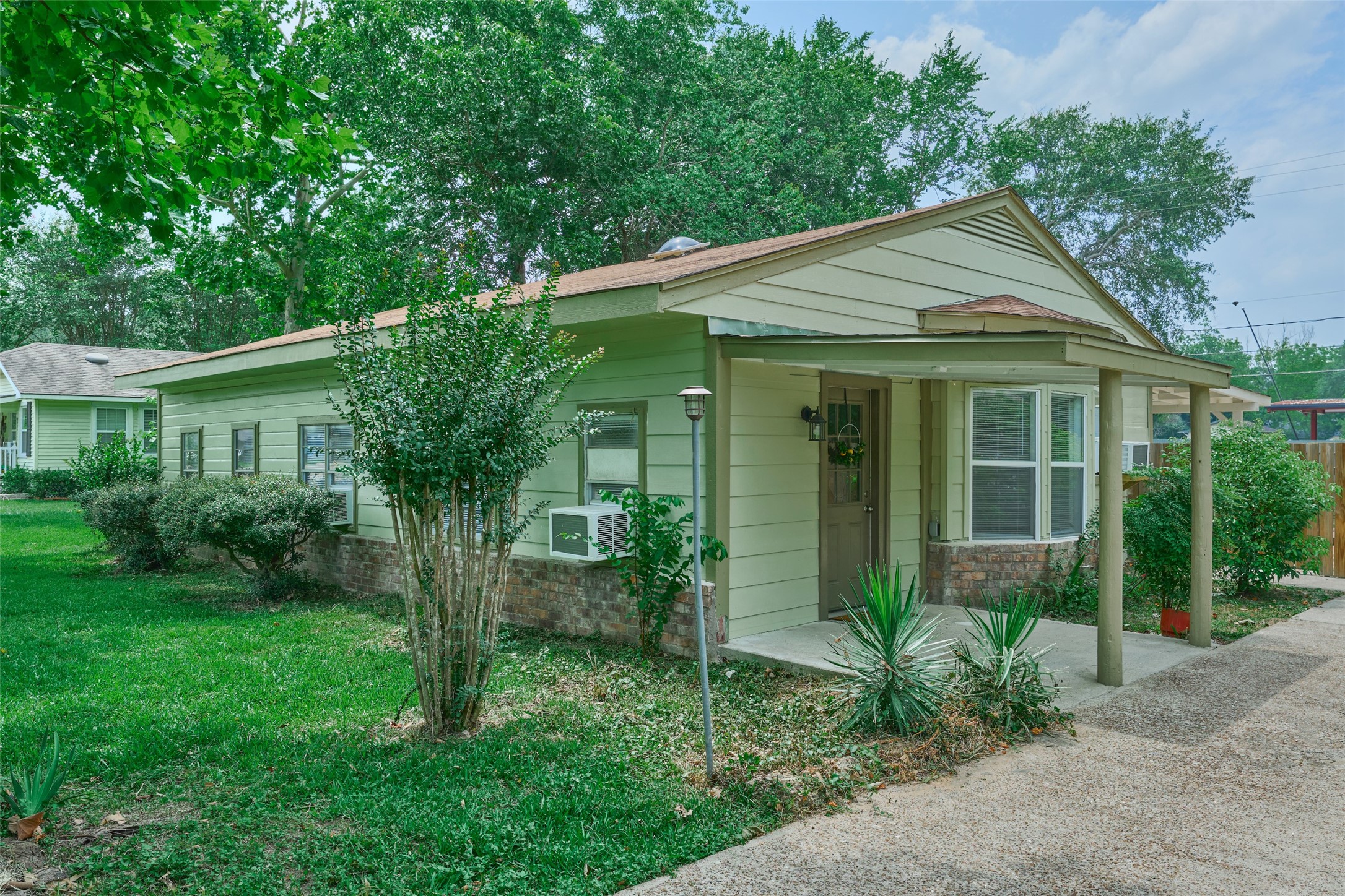 220 Belmont Street Property Photo 4