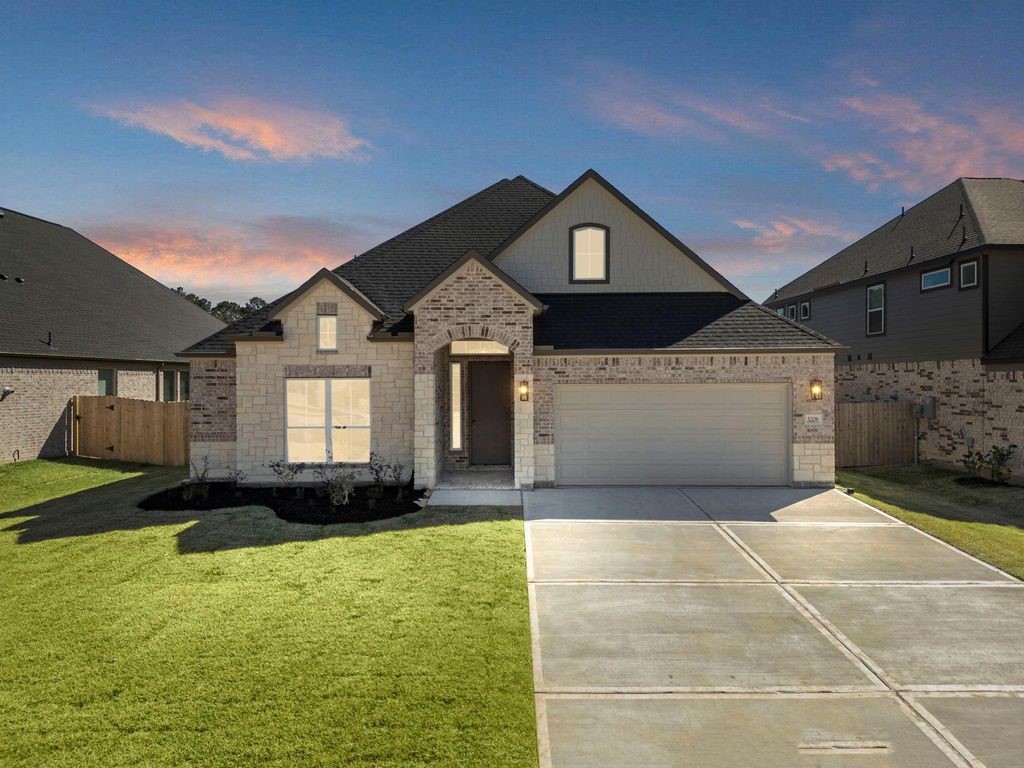 2108 Golden Spruce Court Property Photo 1