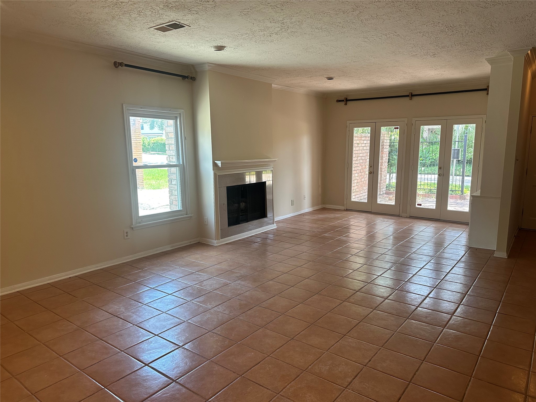 2202 Welch Street Property Photo 3
