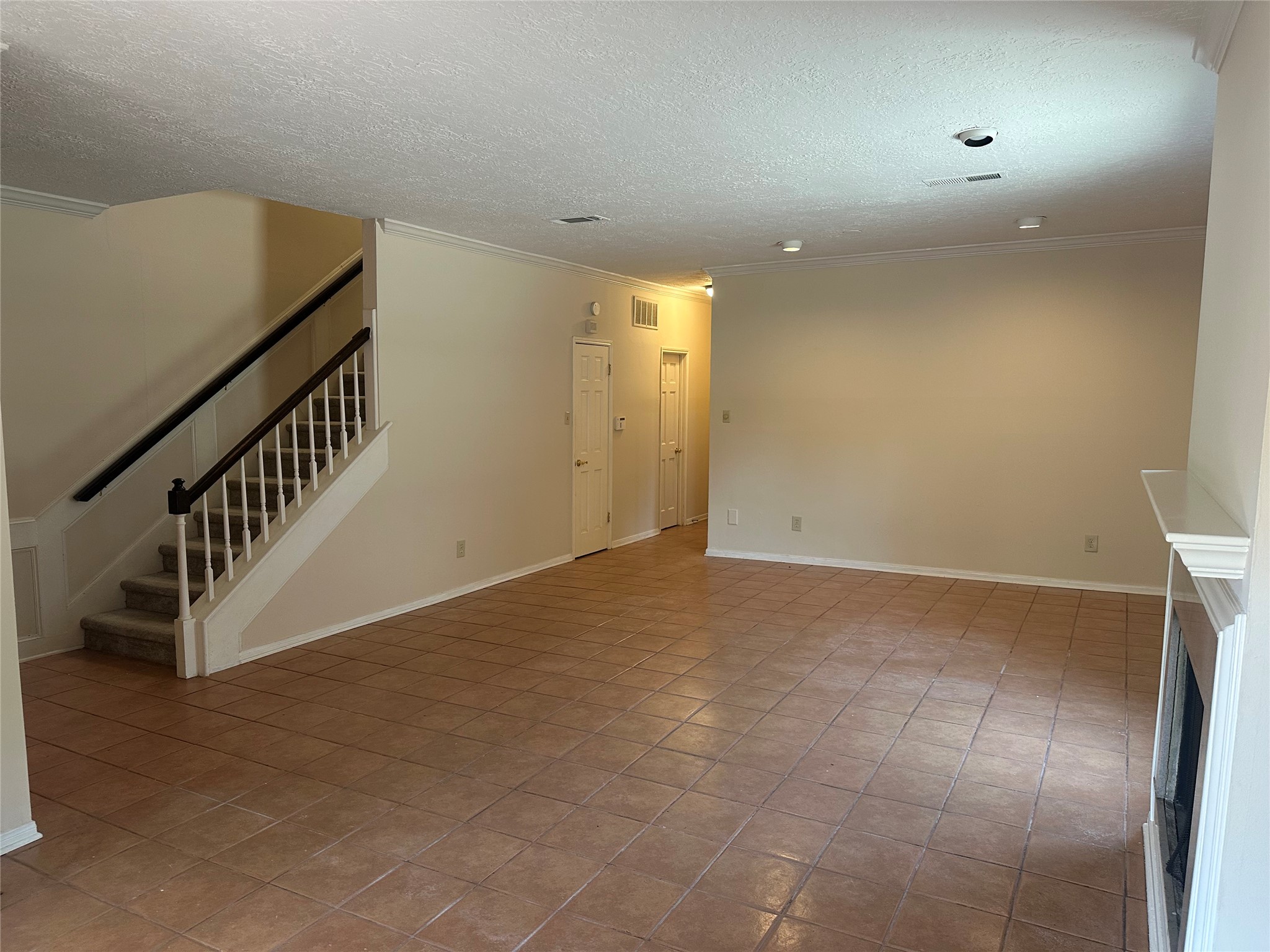 2202 Welch Street Property Photo 4