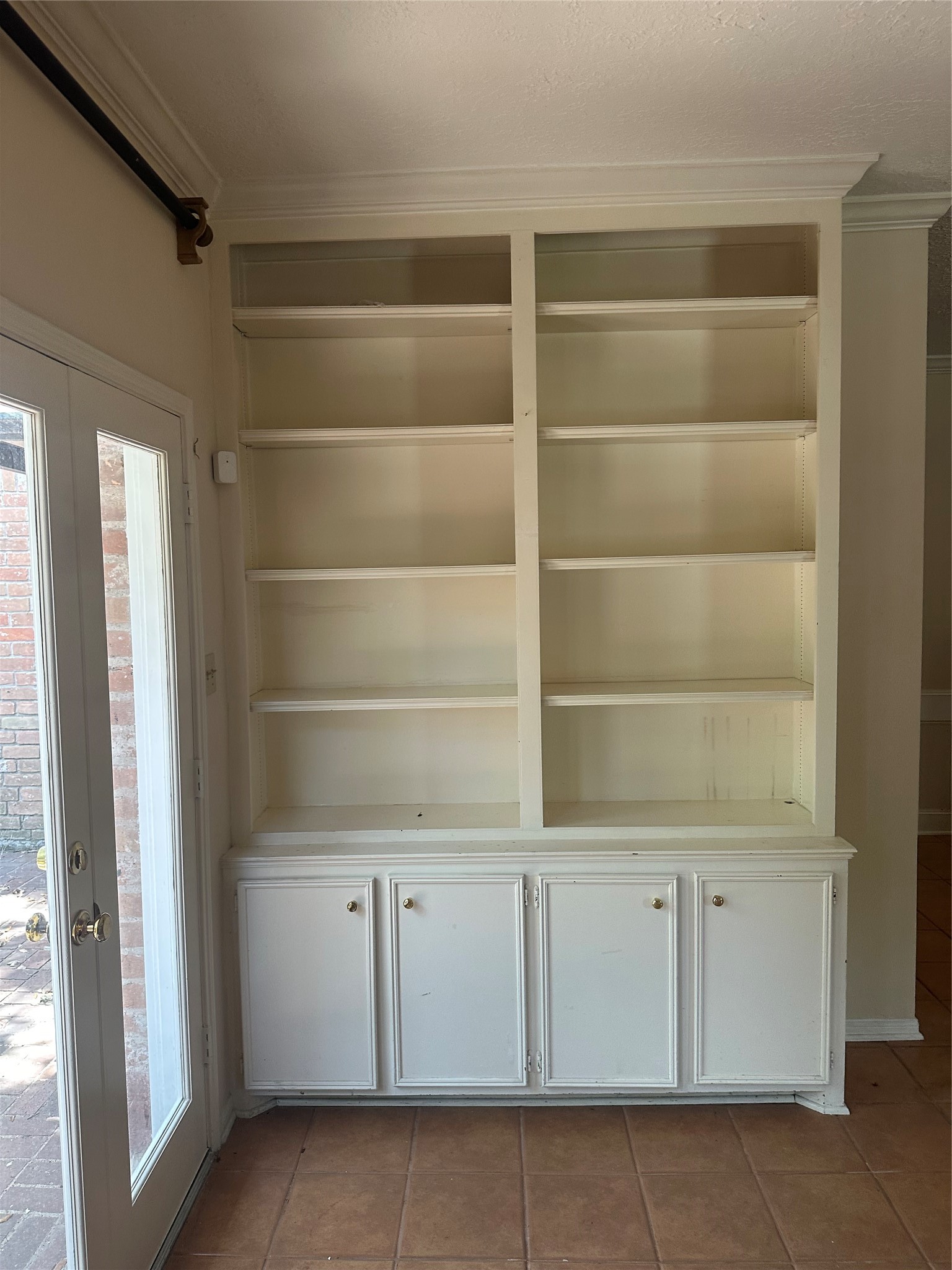 2202 Welch Street Property Photo 6