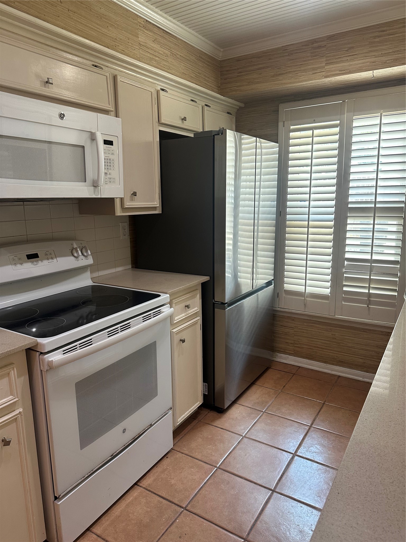 2202 Welch Street Property Photo 8