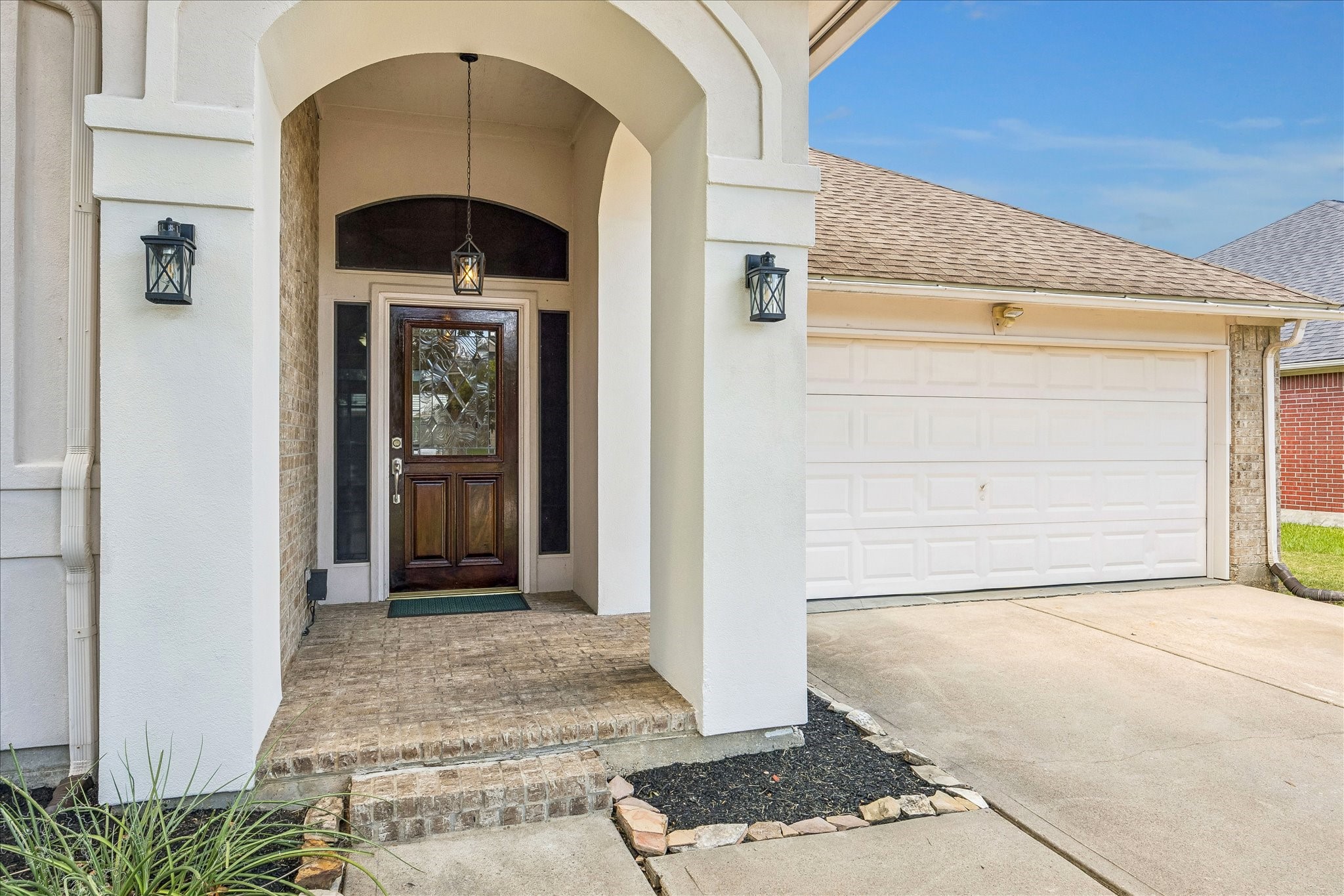 3419 Glastonbury Drive Property Photo 4
