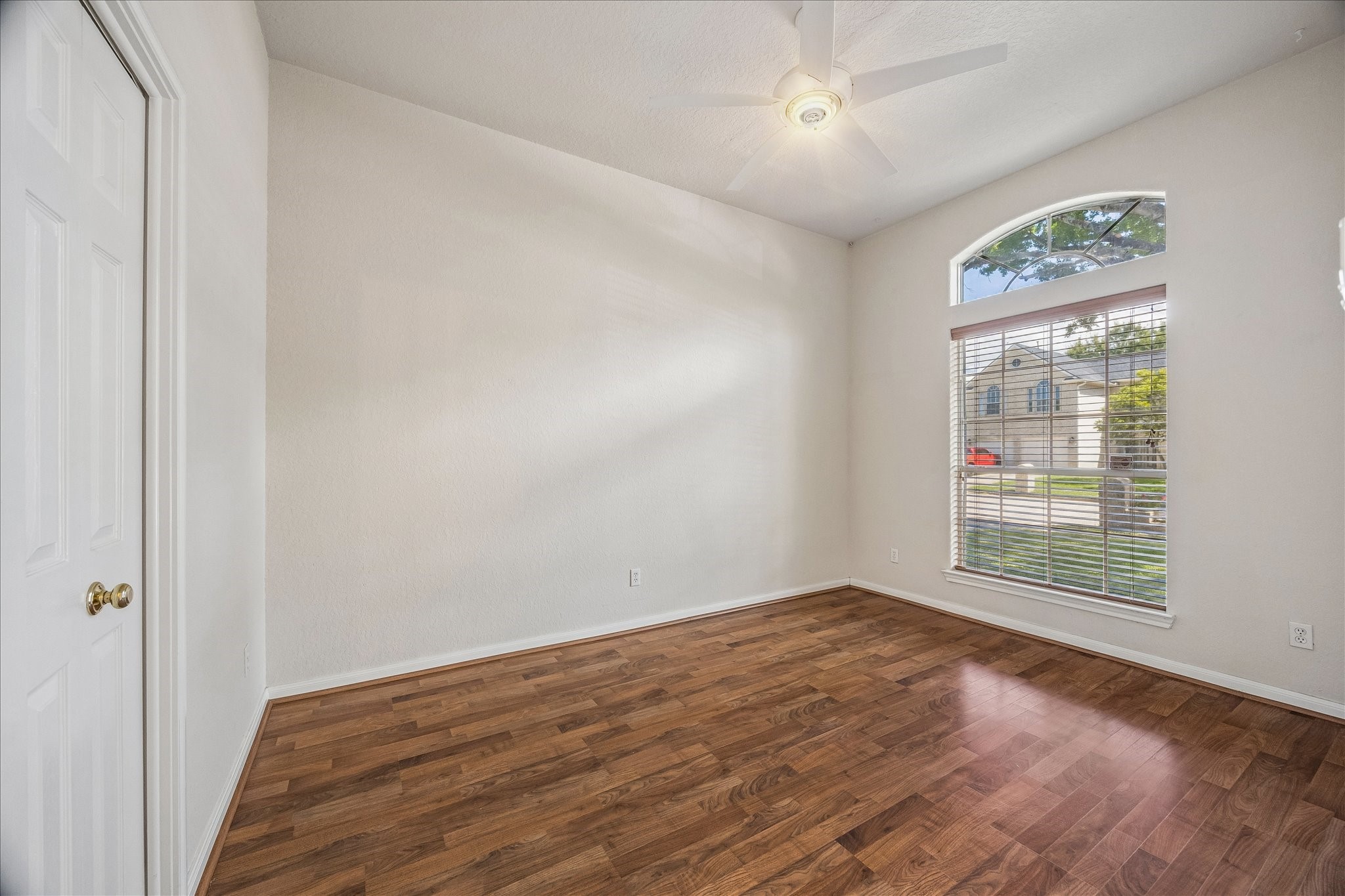 3419 Glastonbury Drive Property Photo 18