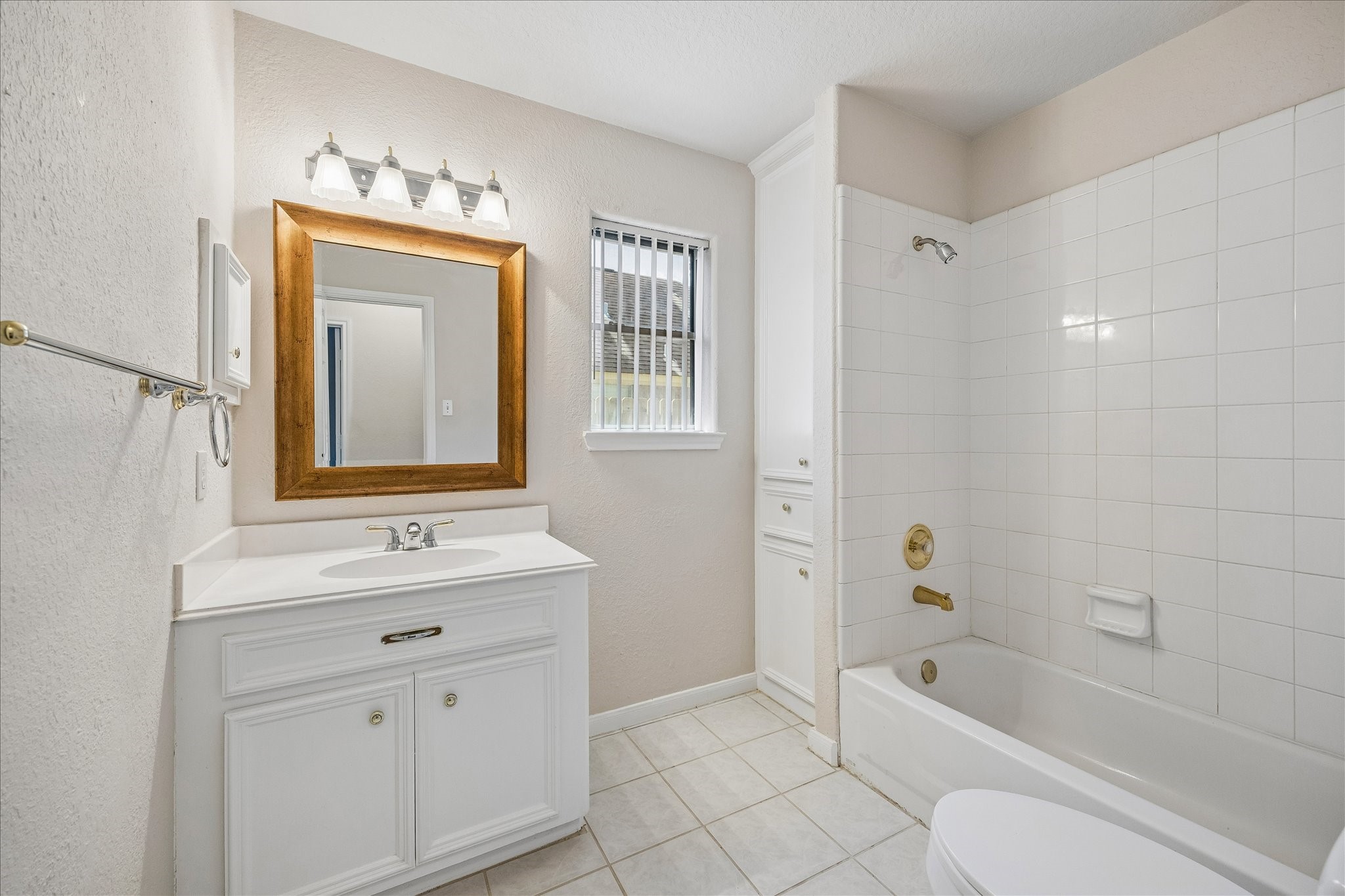 3419 Glastonbury Drive Property Photo 20