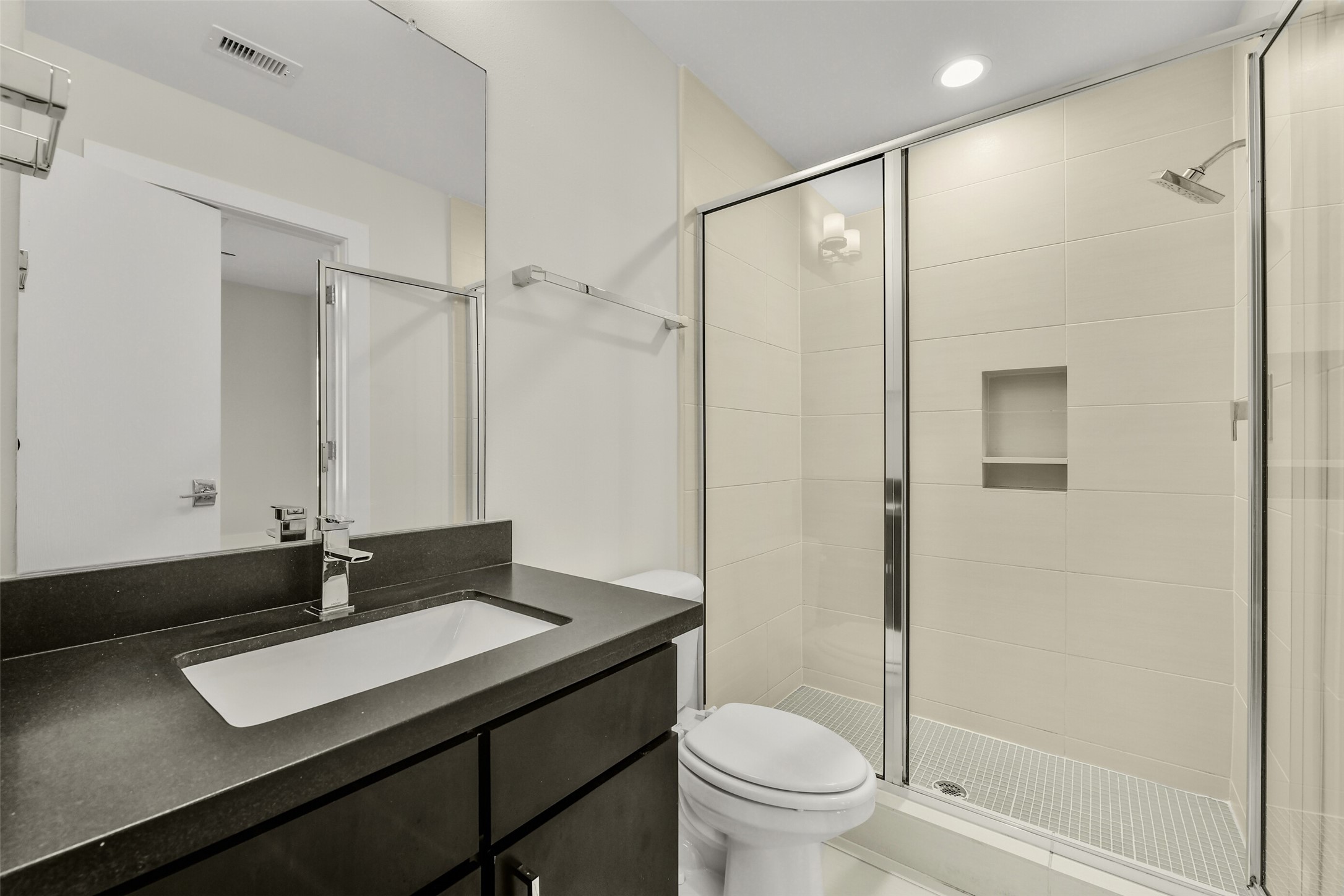 1403 Nagle Street Property Photo 6