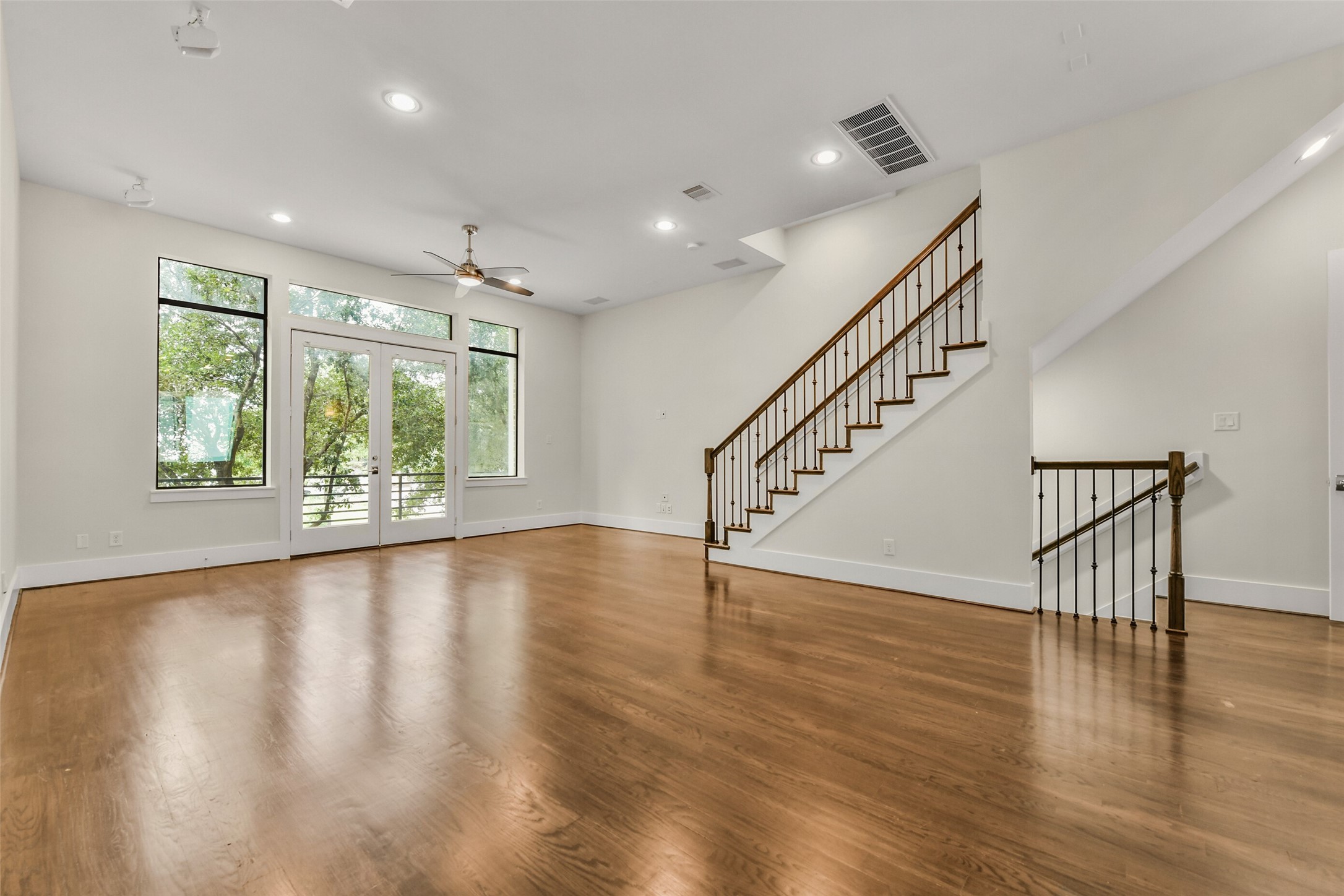 1403 Nagle Street Property Photo 7