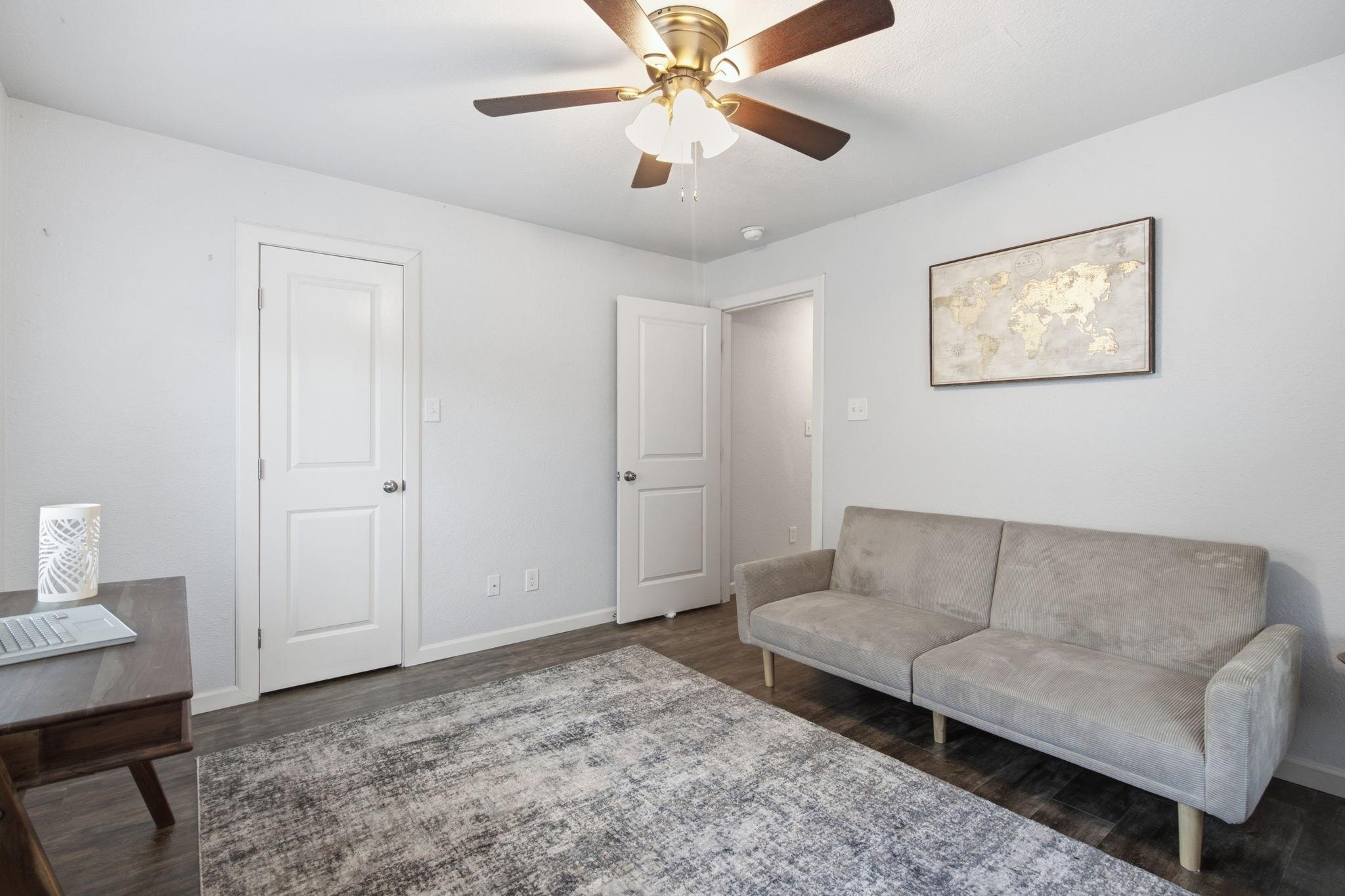 7717 Scanlock Street, Houston Tx 77012 Property Photo 36