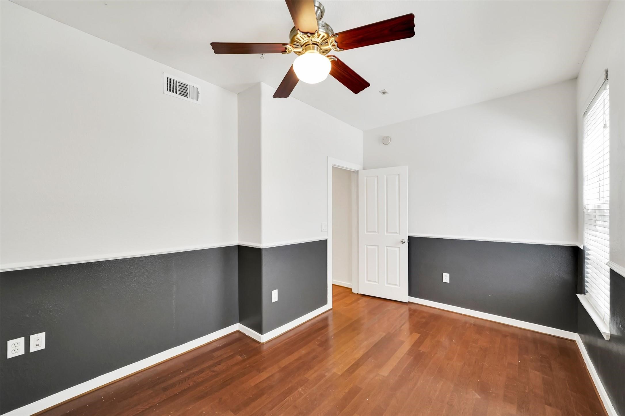 2216 Chenevert Street 6 Property Photo 9