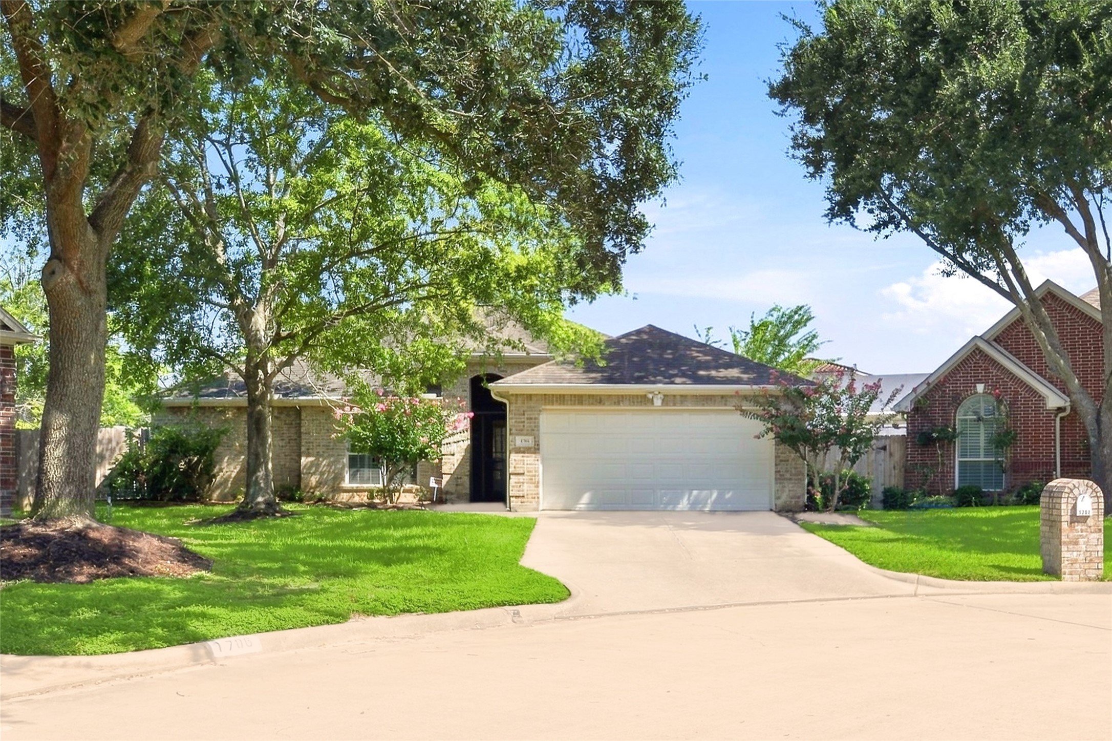 1702 Fantasy Woods Drive Property Photo 1