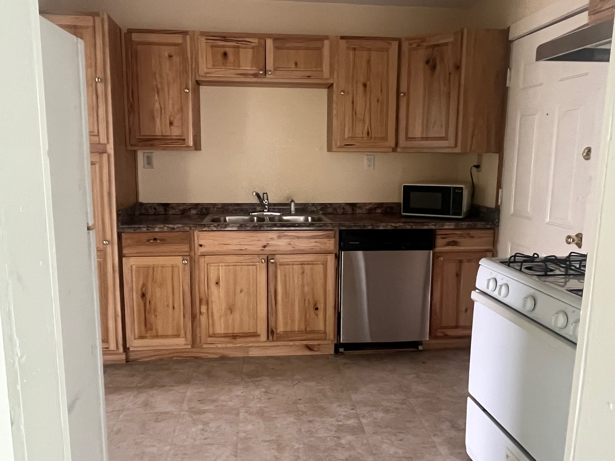 1519 W 8th Street Property Photo 2