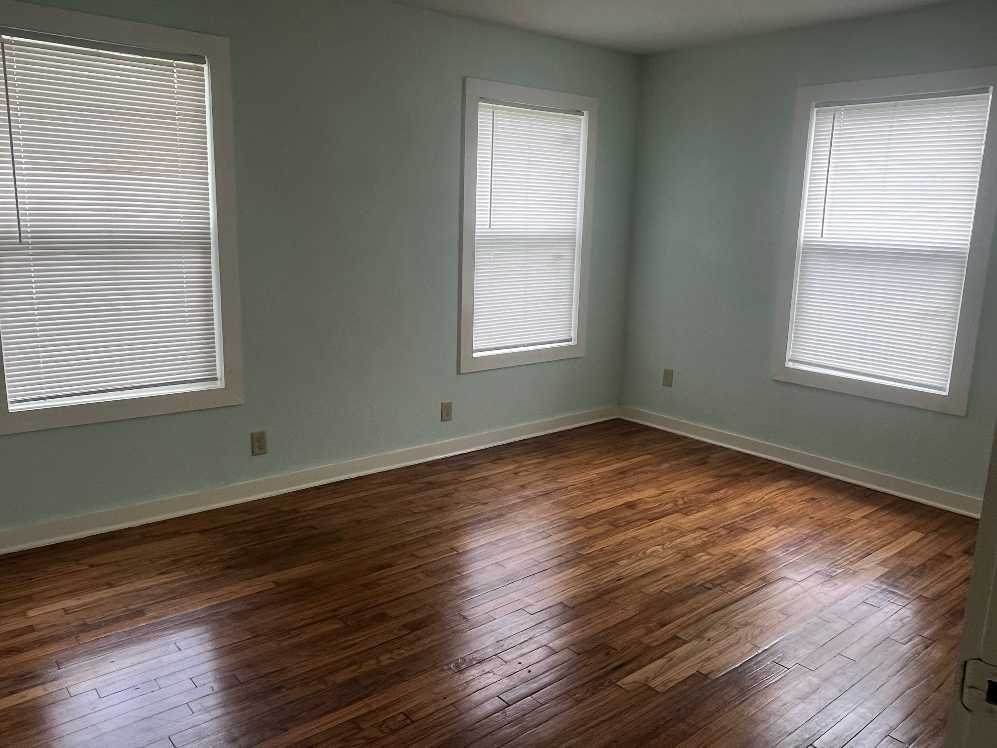 1519 W 8th Street Property Photo 6