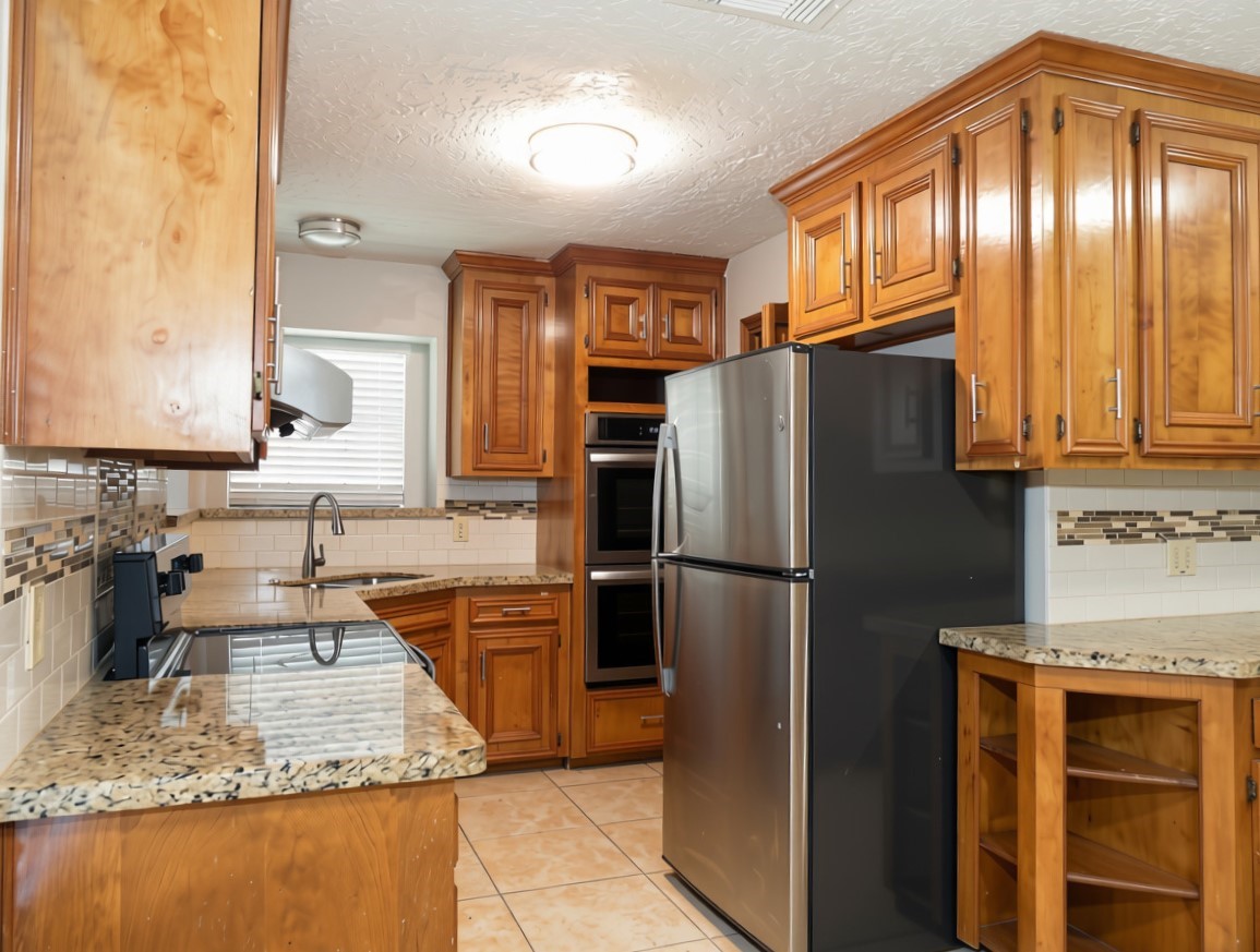 2118 Waterfall Drive Property Photo 11