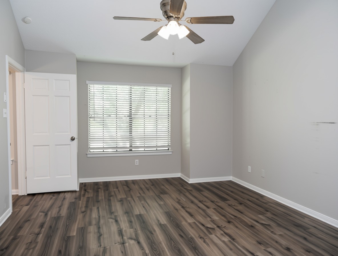 2118 Waterfall Drive Property Photo 14