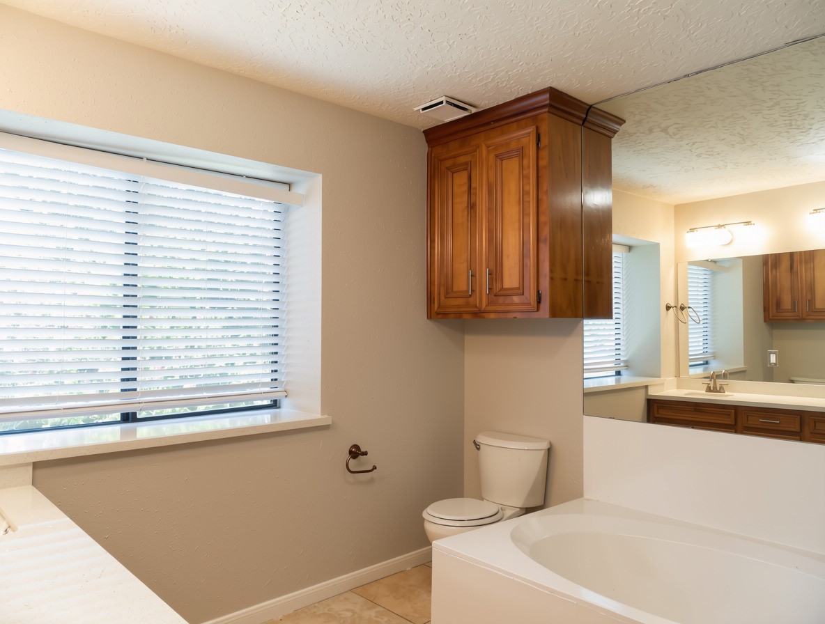 2118 Waterfall Drive Property Photo 16