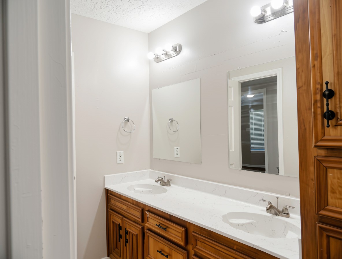 2118 Waterfall Drive Property Photo 19
