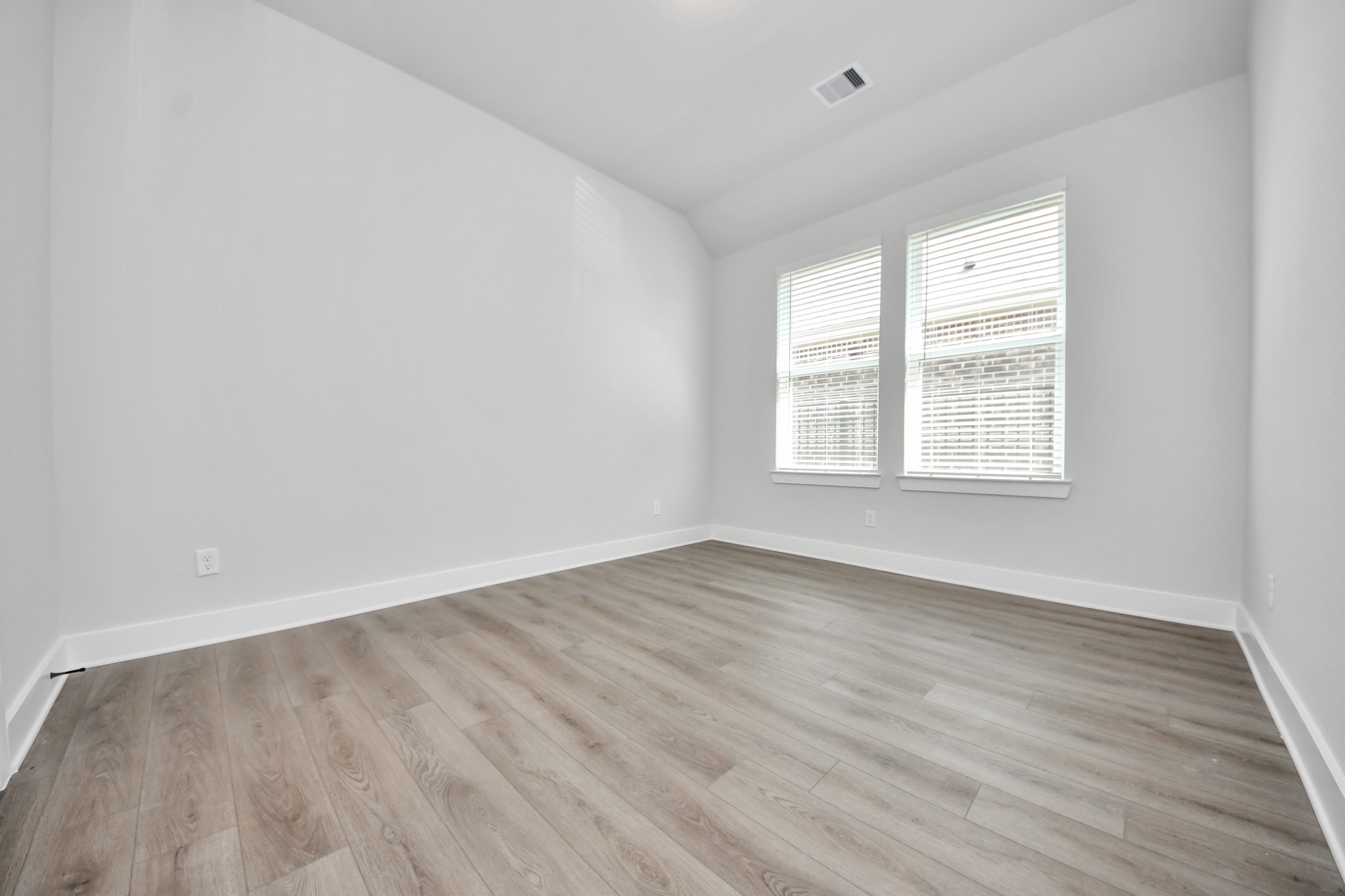 1915 Tioga View Drive Property Photo 11